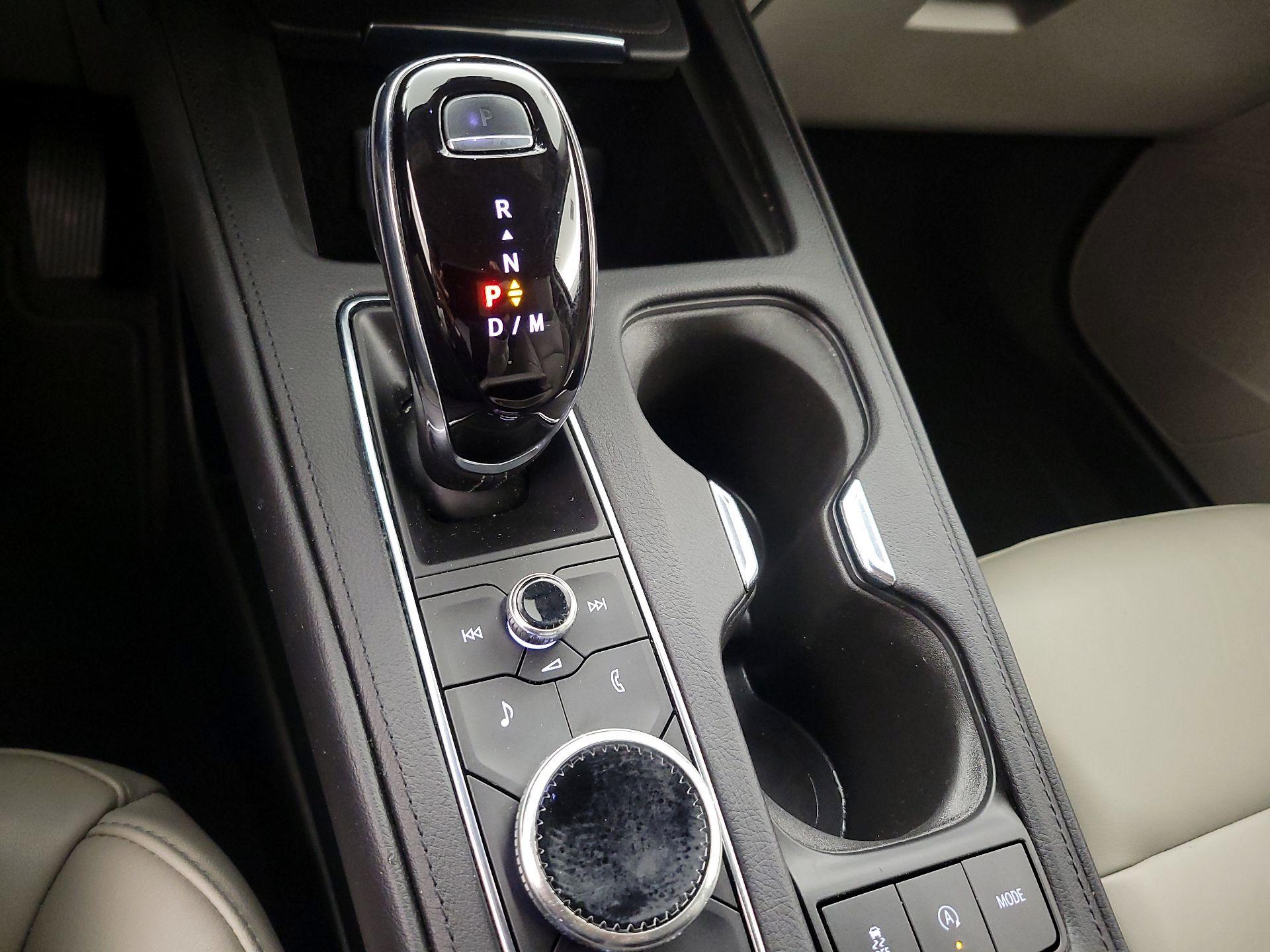 Thumbnail: 2023 Cadillac XT4 - 17