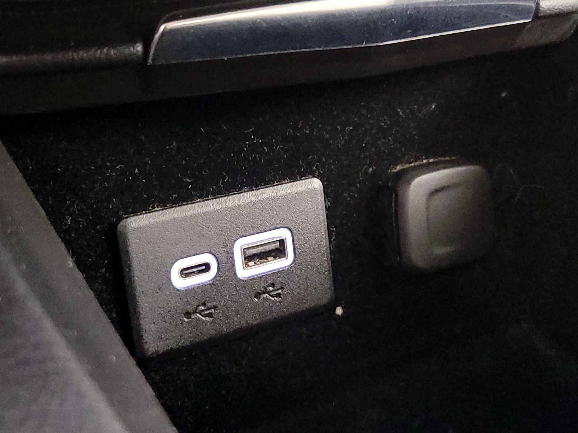 Thumbnail: 2023 Cadillac XT4 - 18