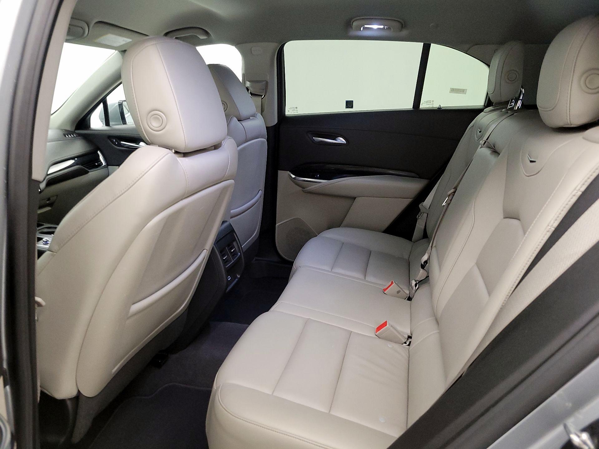 Thumbnail: 2023 Cadillac XT4 - 19