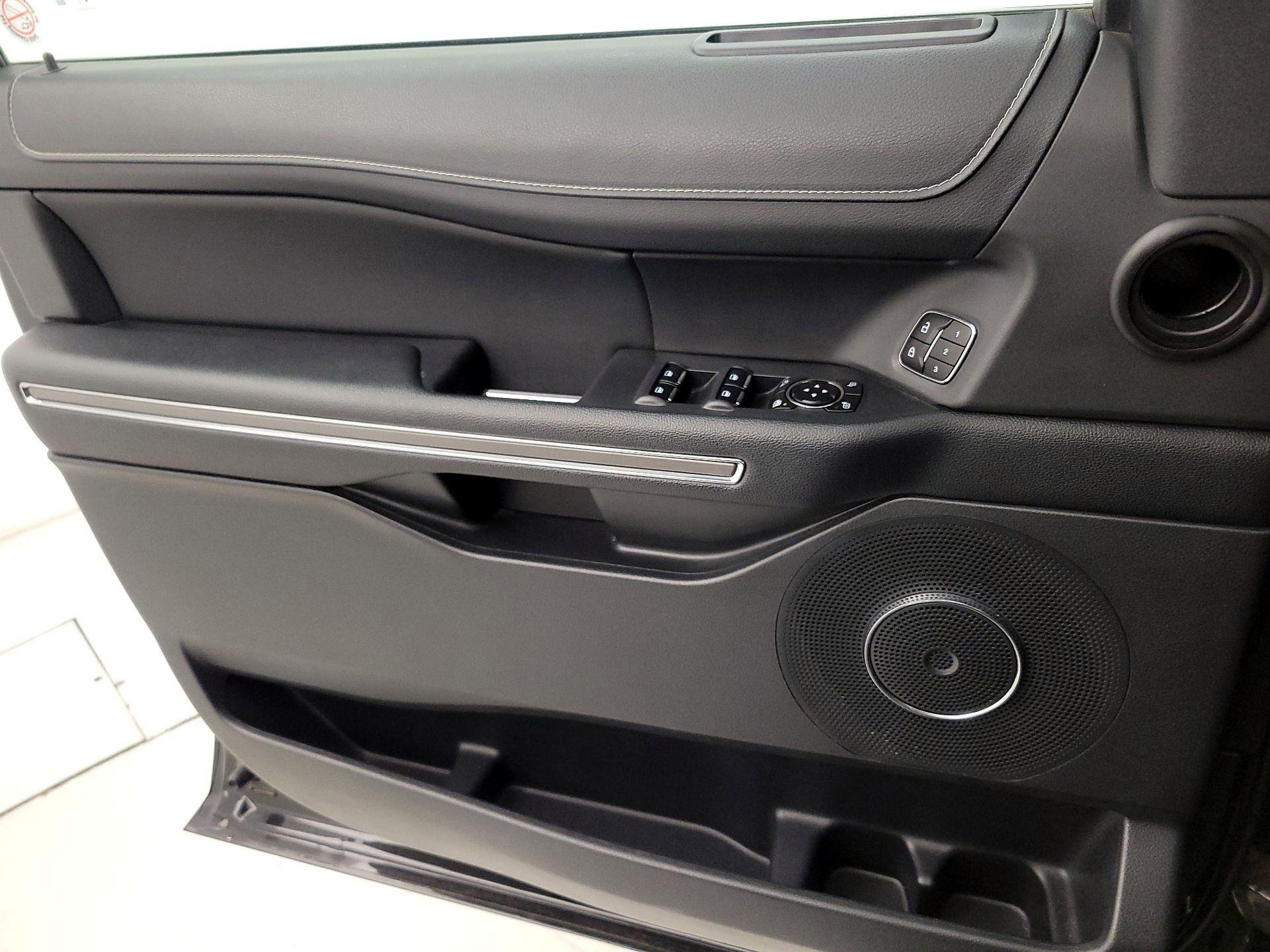 Thumbnail: 2023 Ford Expedition - 12