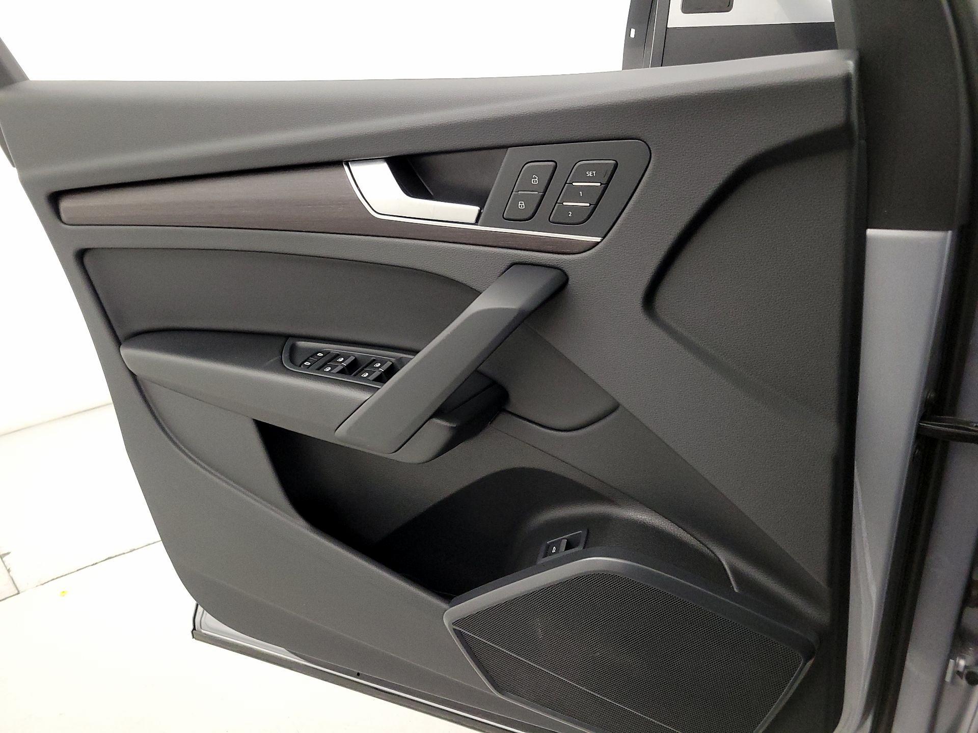 Thumbnail: 2022 Audi Q5 - 12