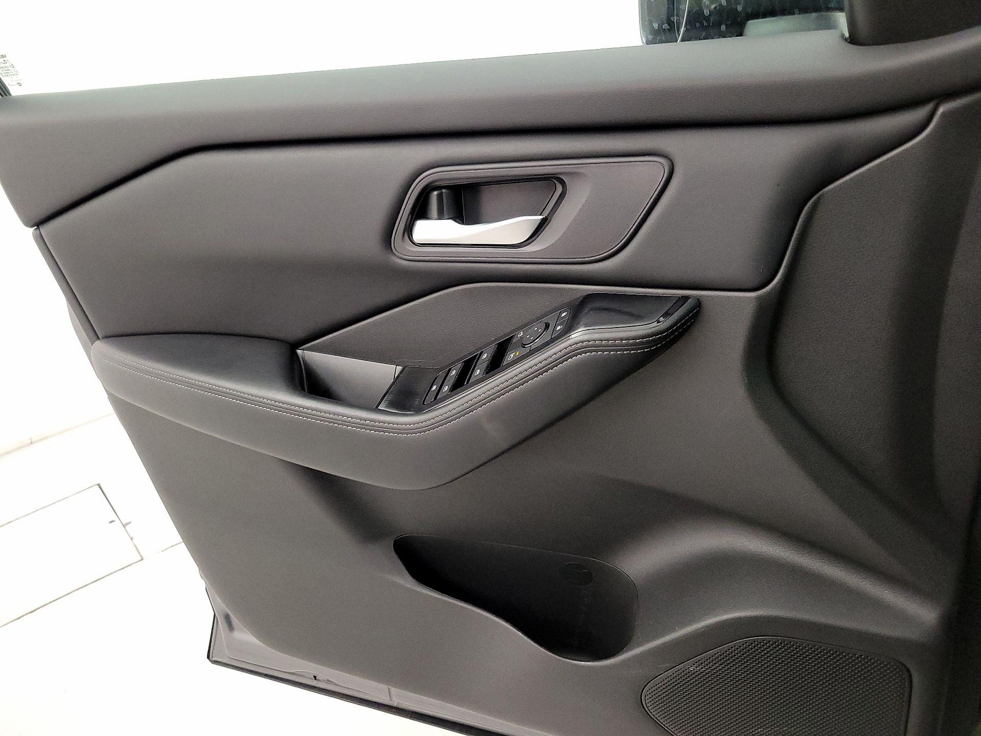 Thumbnail: 2024 Nissan Rogue - 12