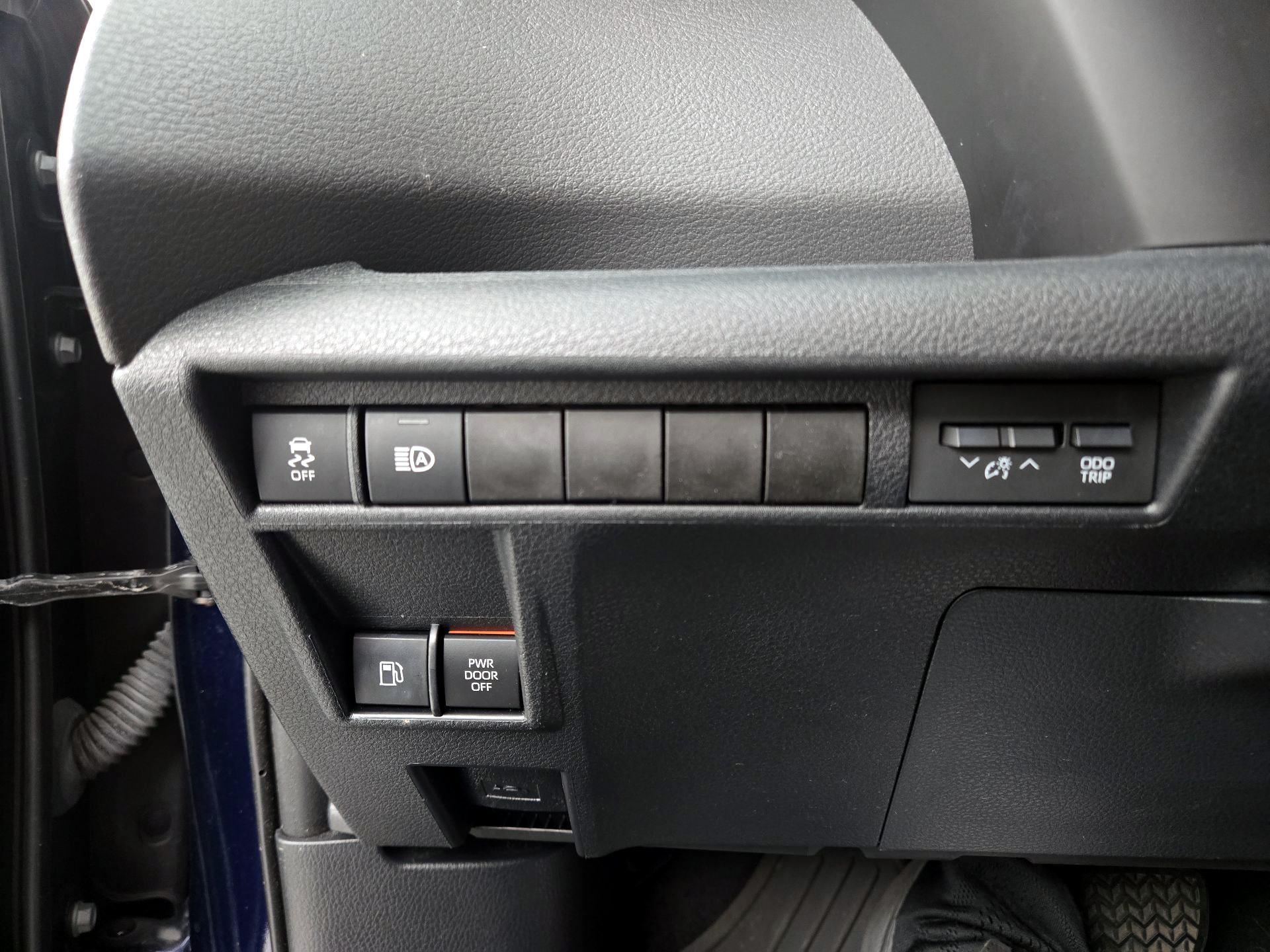 Thumbnail: 2021 Toyota Sienna - 13