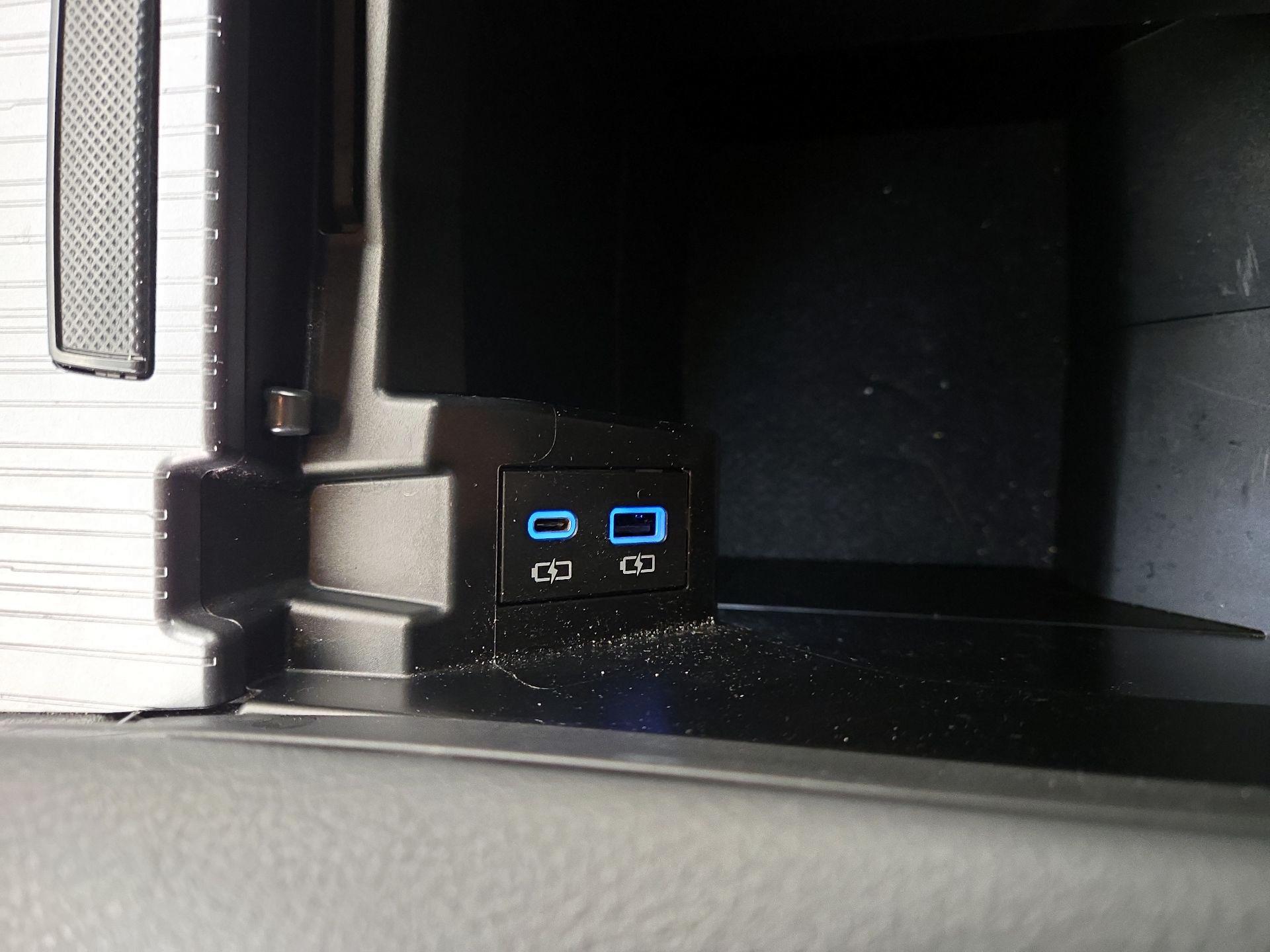 Thumbnail: 2021 Toyota Sienna - 19