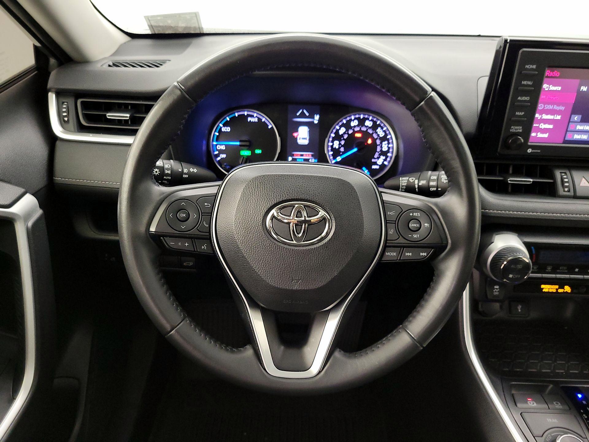 Thumbnail: 2022 Toyota RAV4 - 10