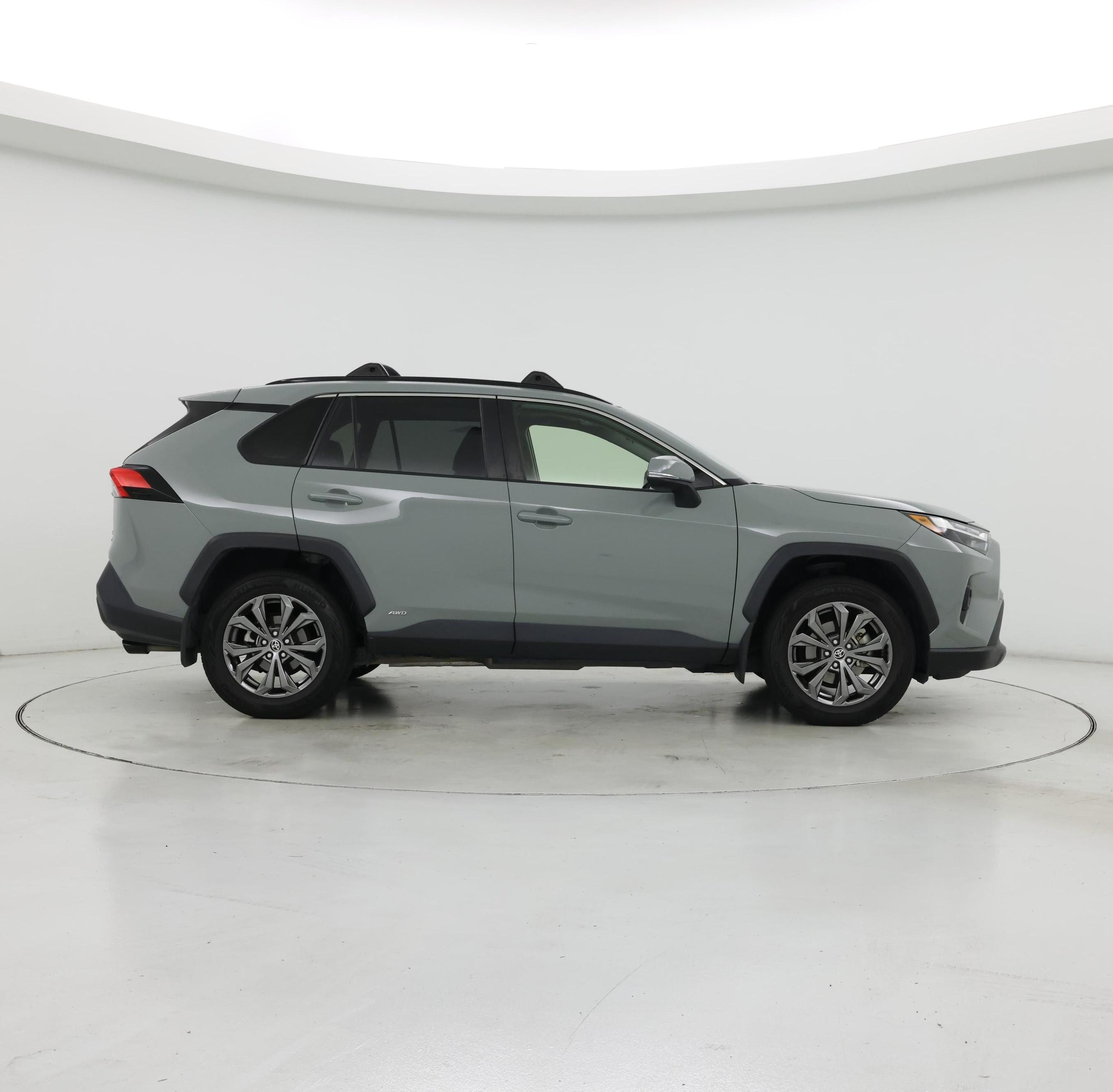 Thumbnail: 2022 Toyota RAV4 - 7