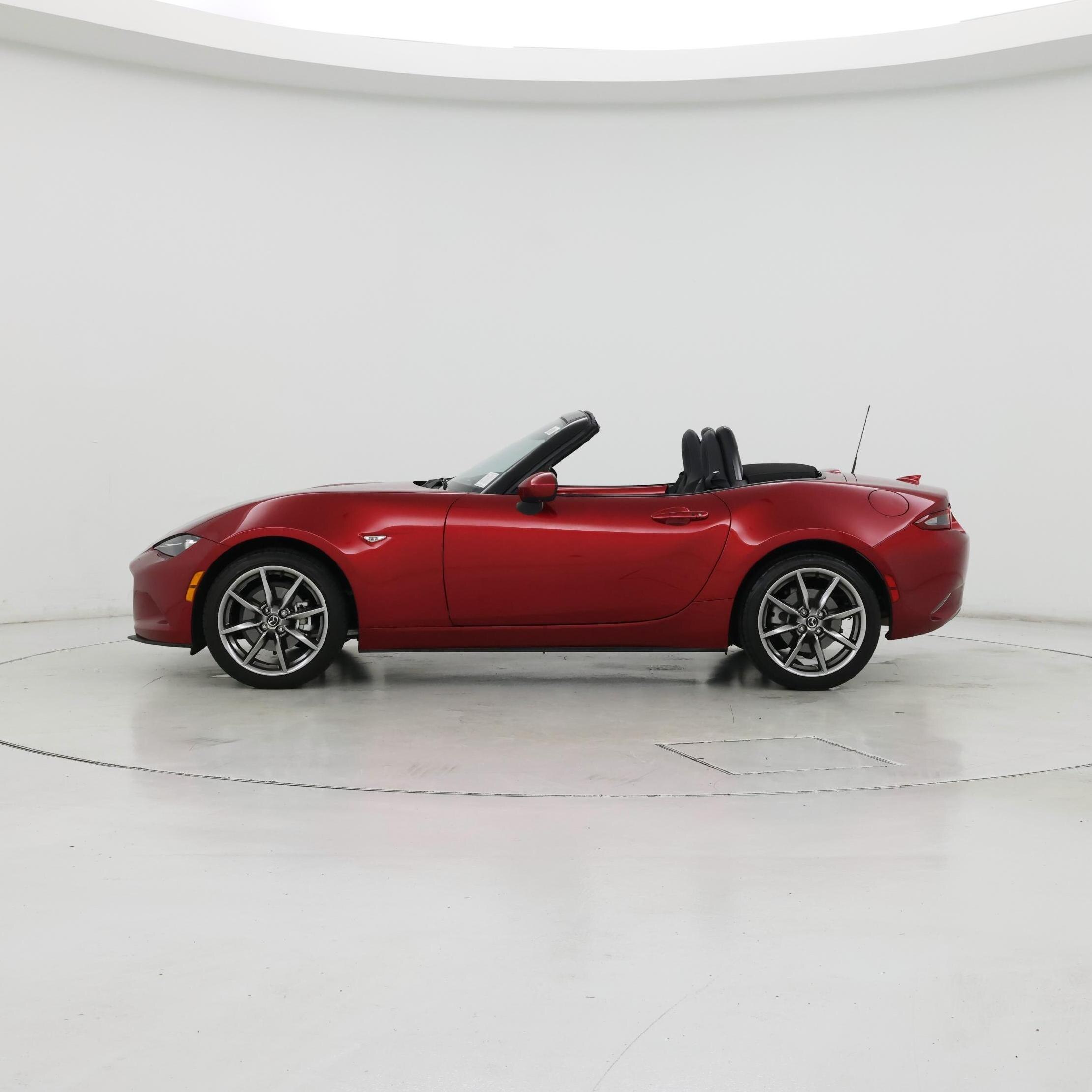 Thumbnail: 2022 Mazda MX-5 Miata - 3