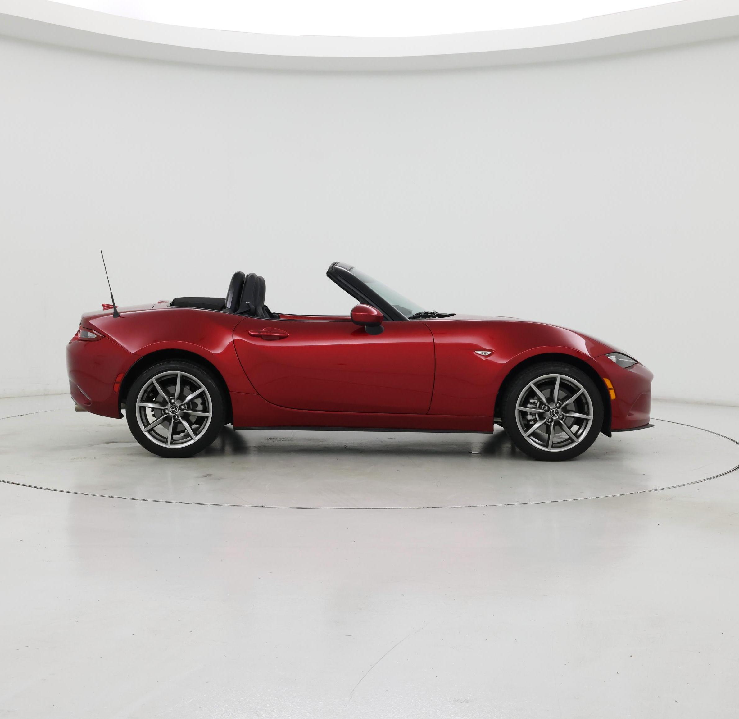 Thumbnail: 2022 Mazda MX-5 Miata - 7