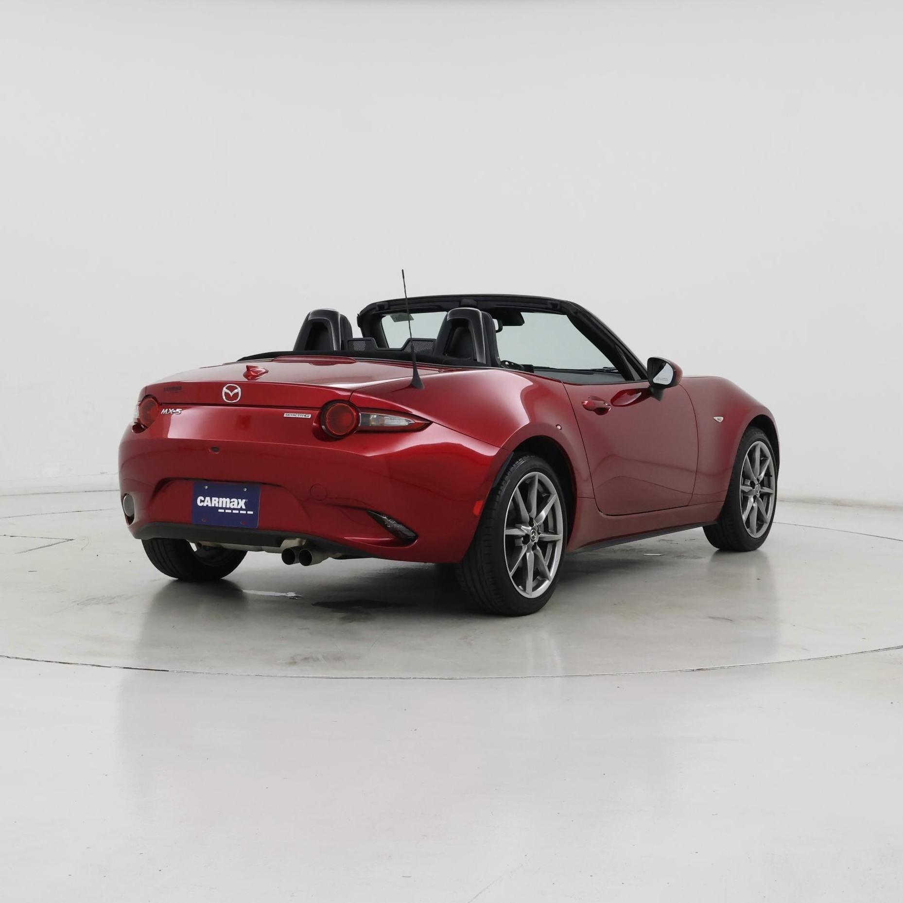Thumbnail: 2022 Mazda MX-5 Miata - 8