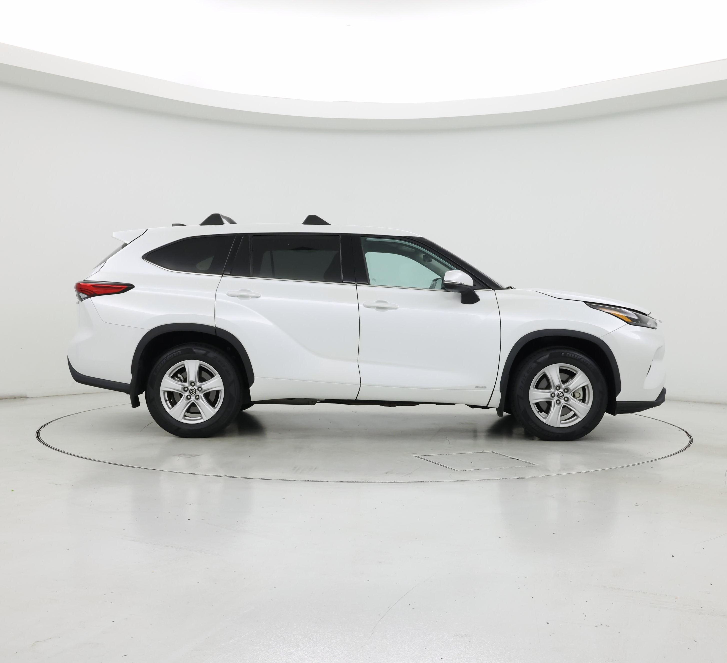 Thumbnail: 2022 Toyota Highlander - 7