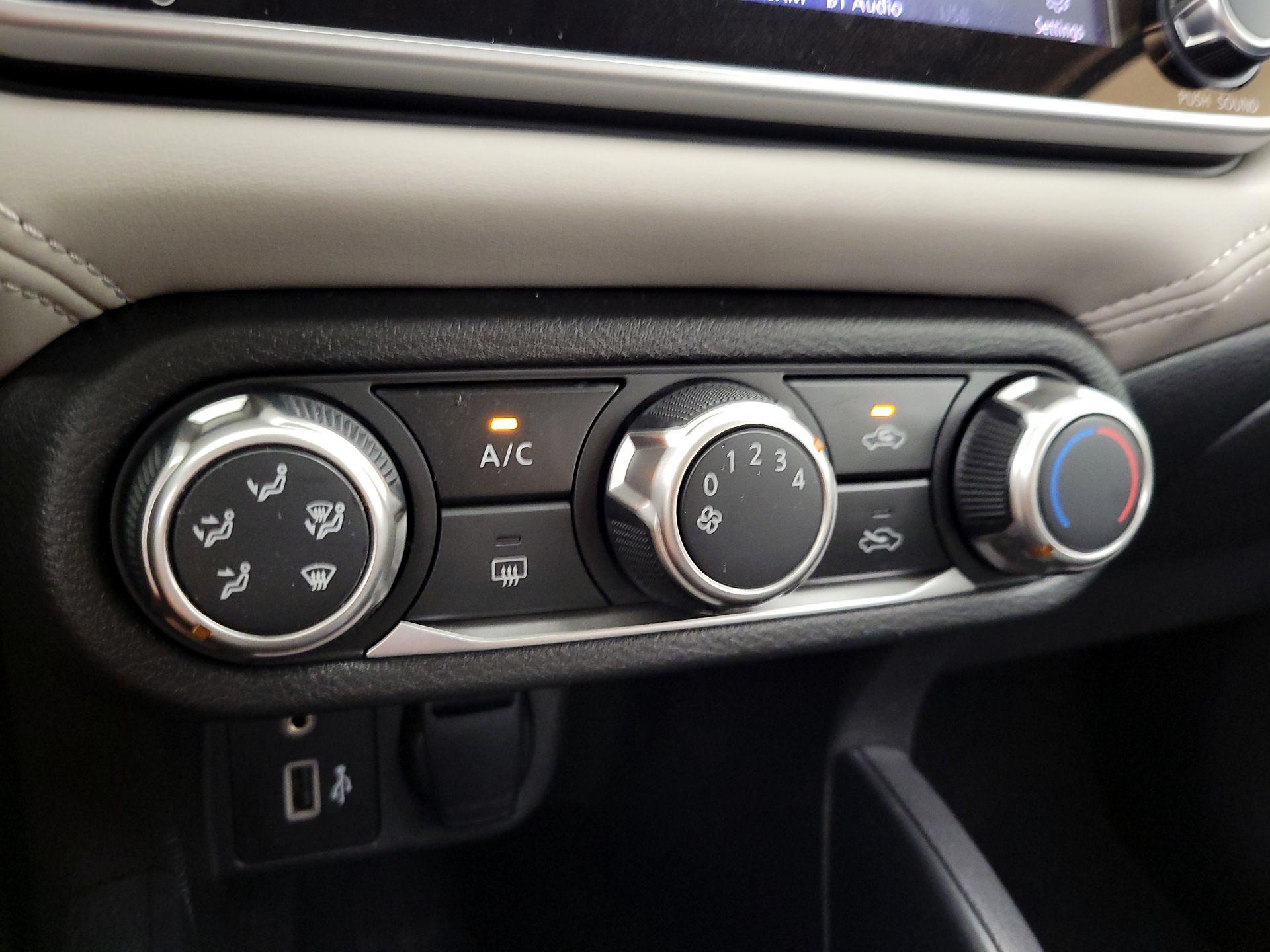 Thumbnail: 2020 Nissan Versa - 15