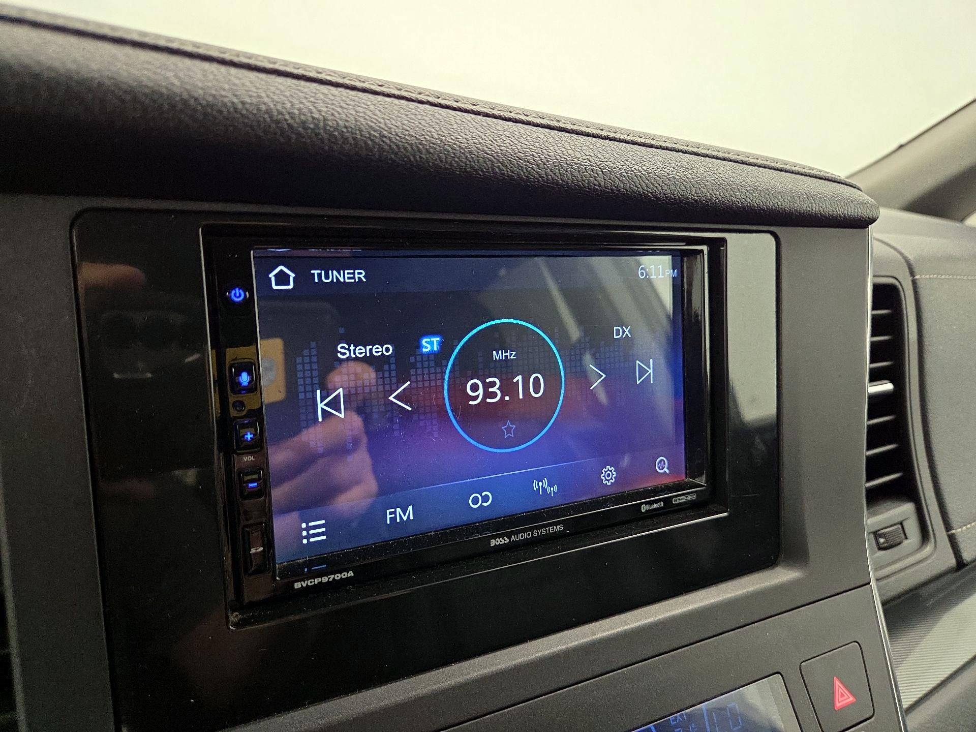 Thumbnail: 2018 Toyota Sienna - 15