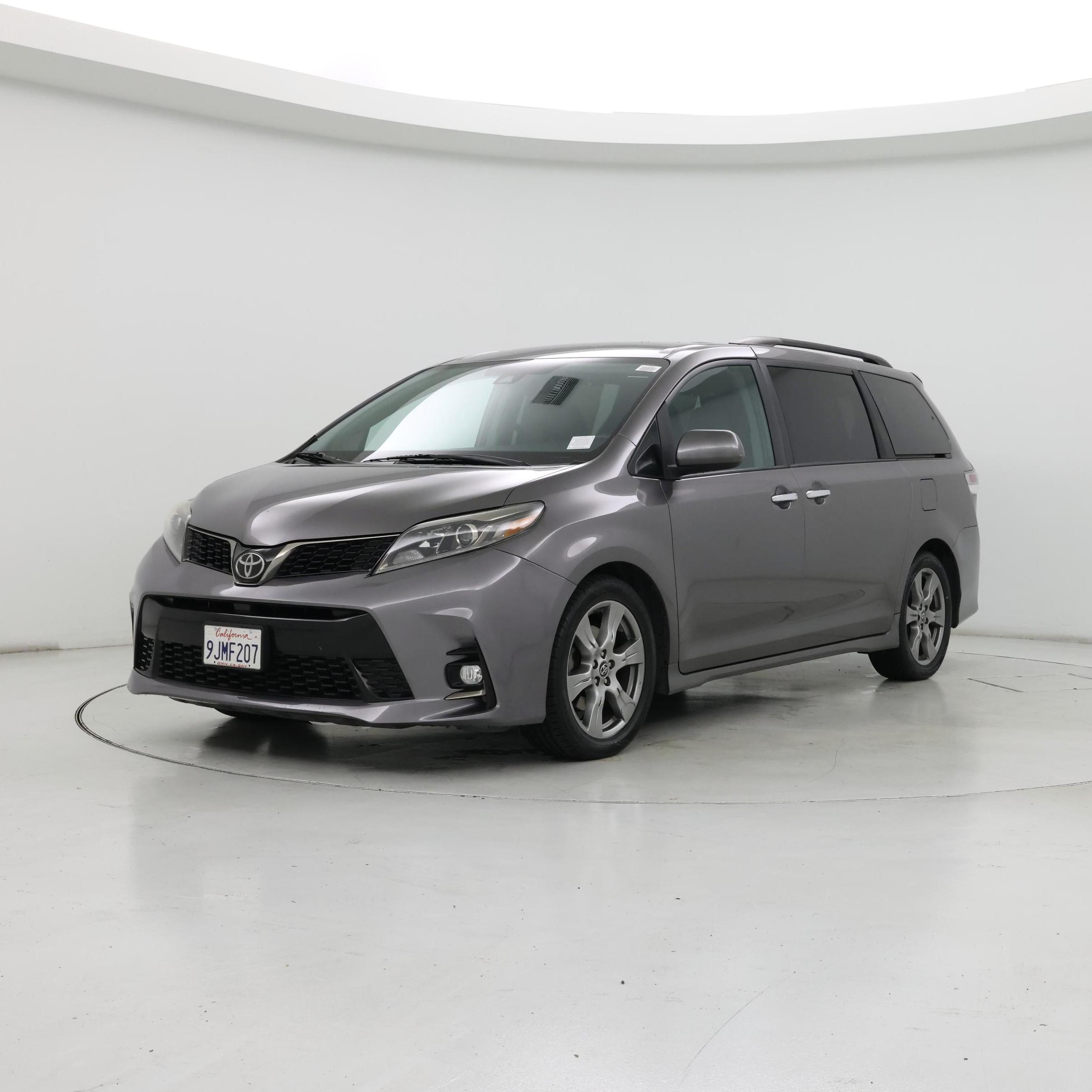 Thumbnail: 2018 Toyota Sienna - 4