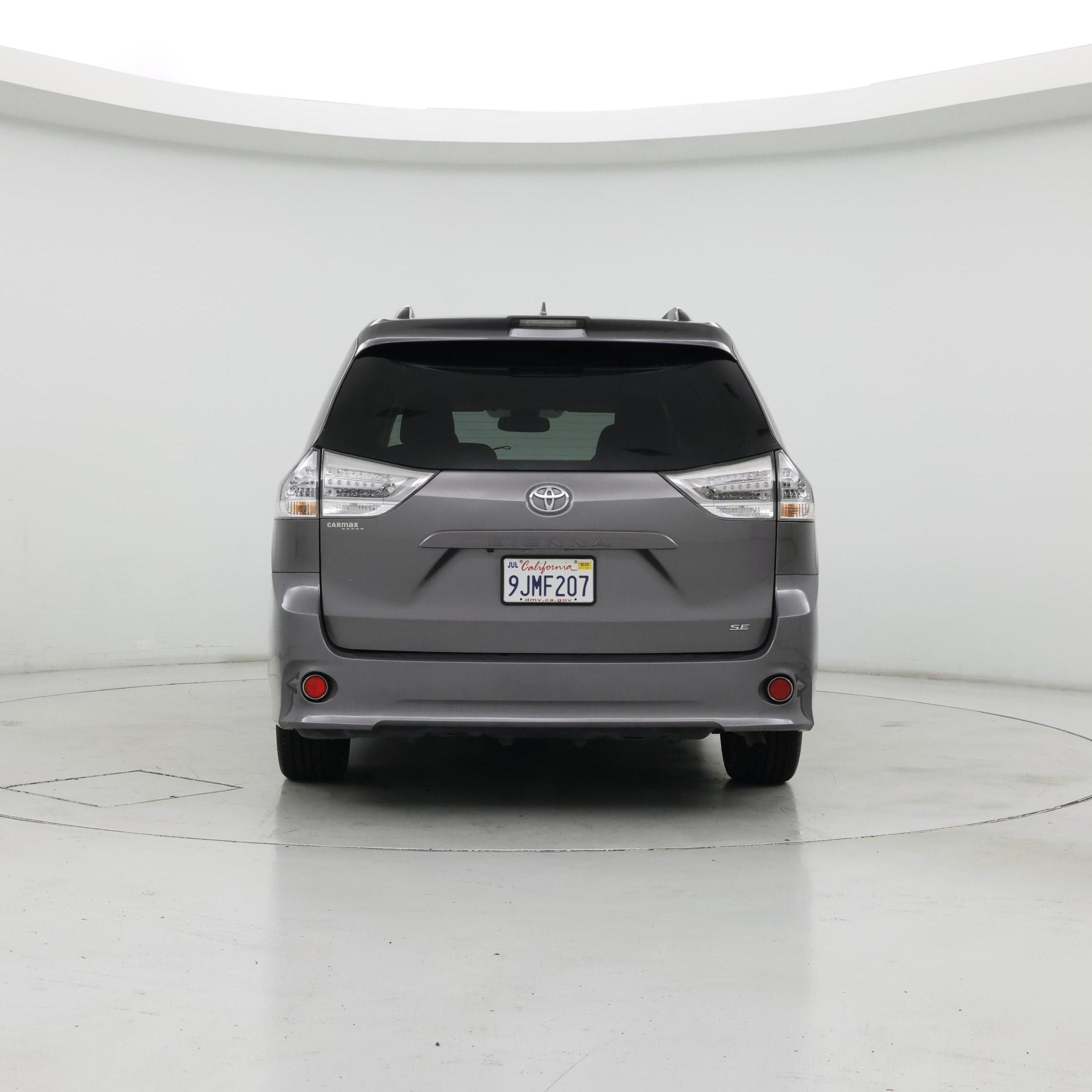 Thumbnail: 2018 Toyota Sienna - 6