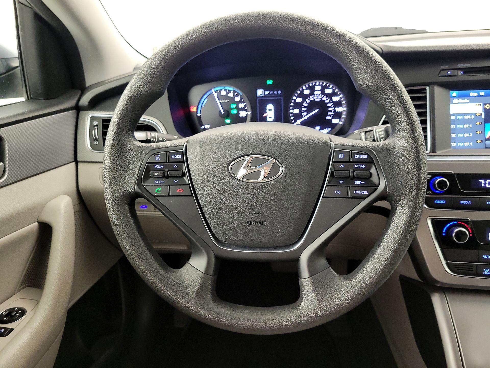 Thumbnail: 2017 Hyundai Sonata - 10