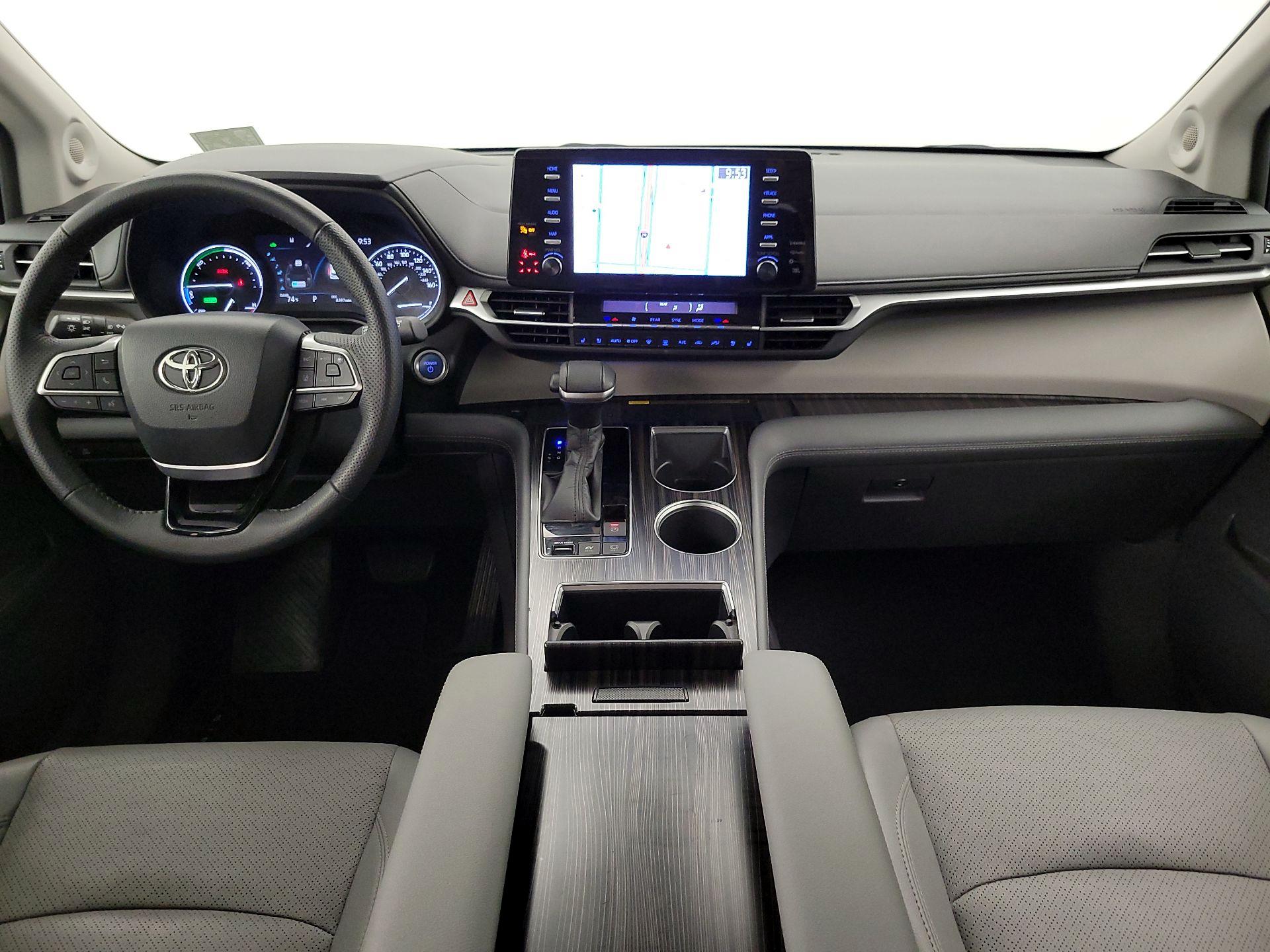 Thumbnail: 2021 Toyota Sienna - 9