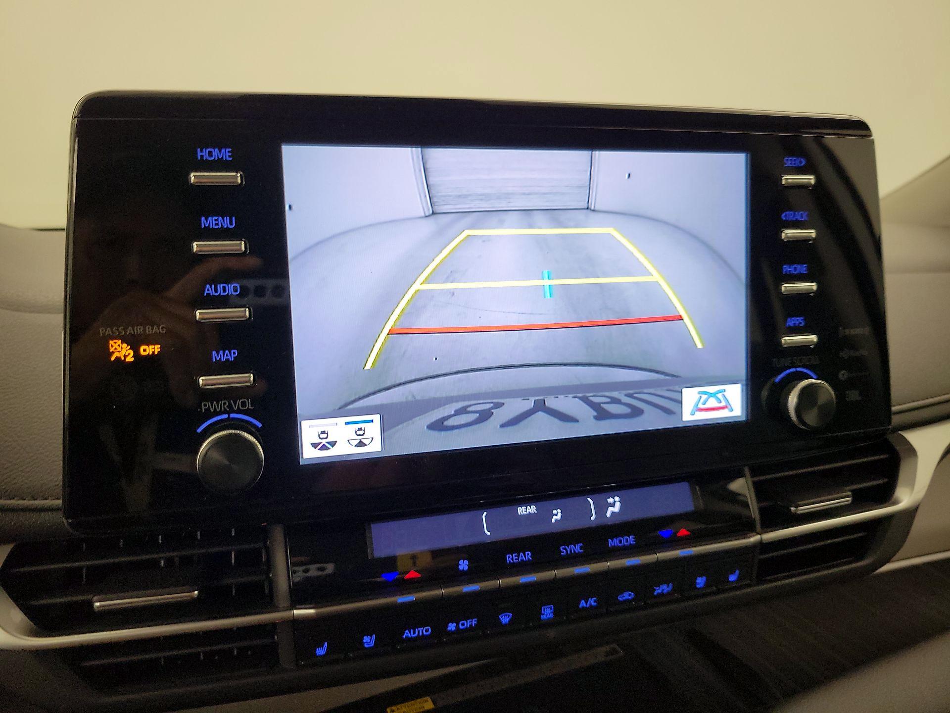 Thumbnail: 2021 Toyota Sienna - 15