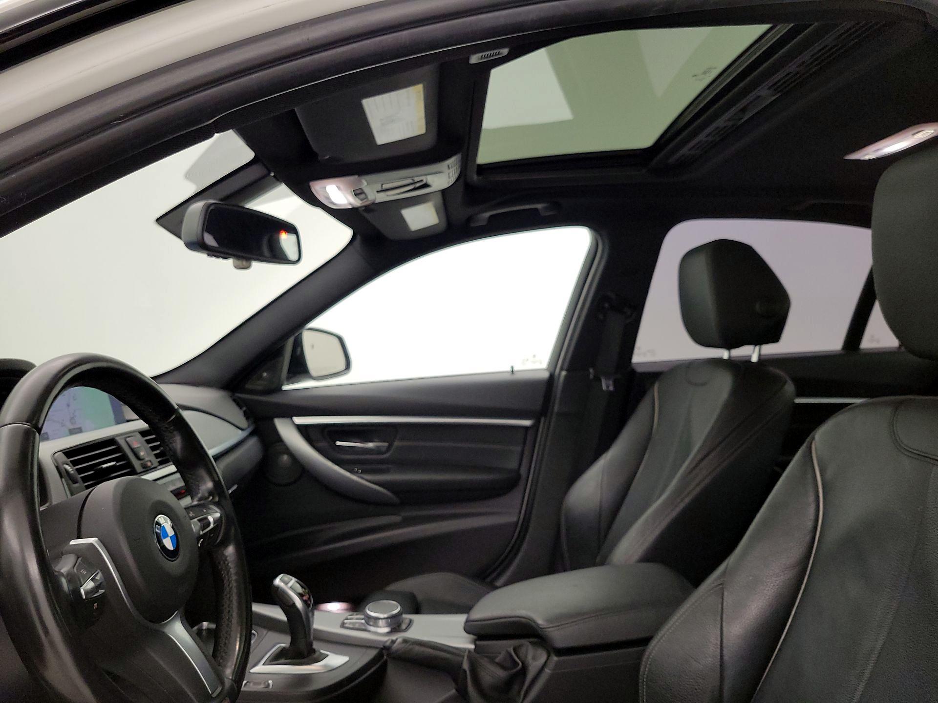 Thumbnail: 2018 BMW 3 Series - 20