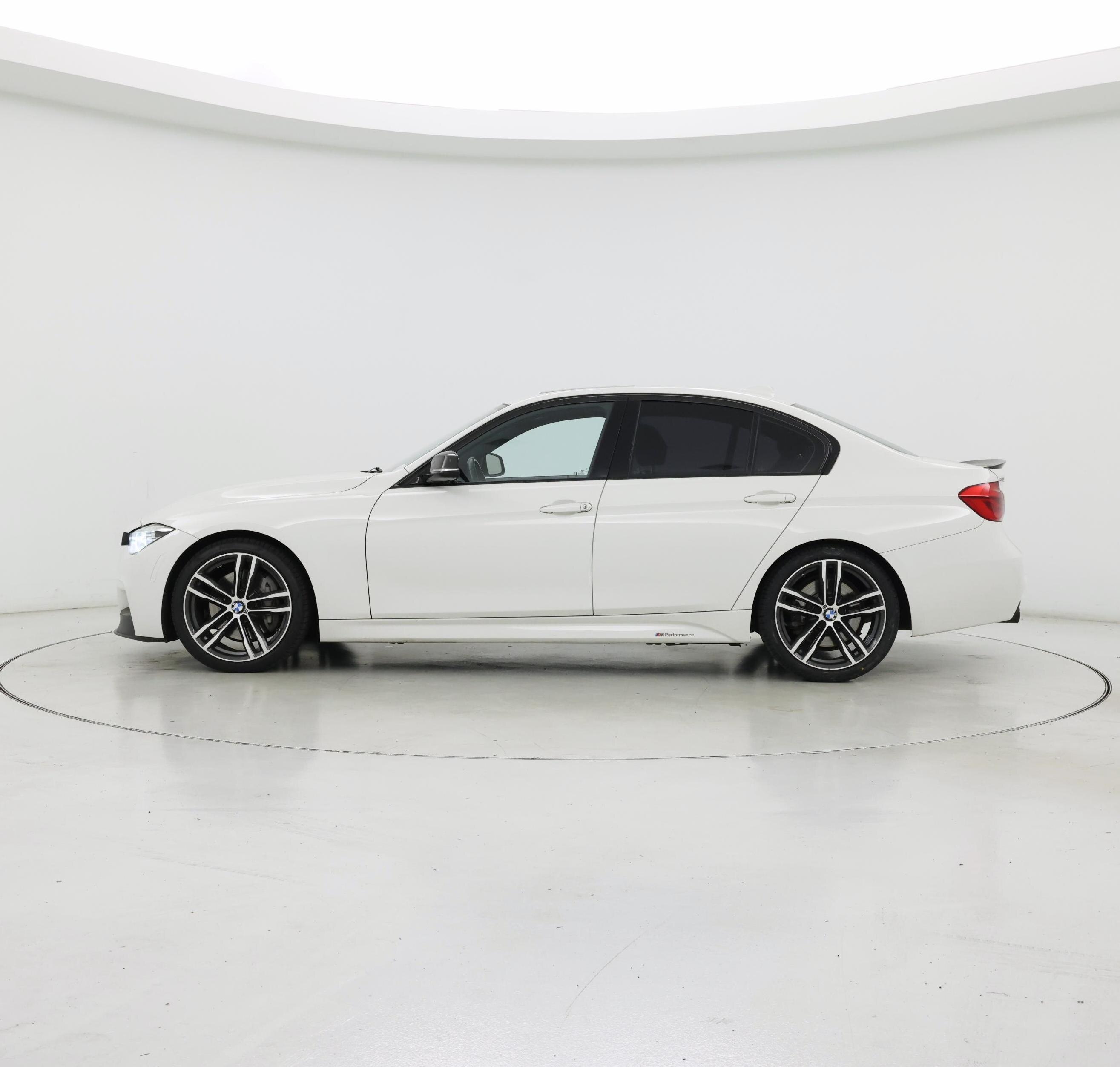 Thumbnail: 2018 BMW 3 Series - 3