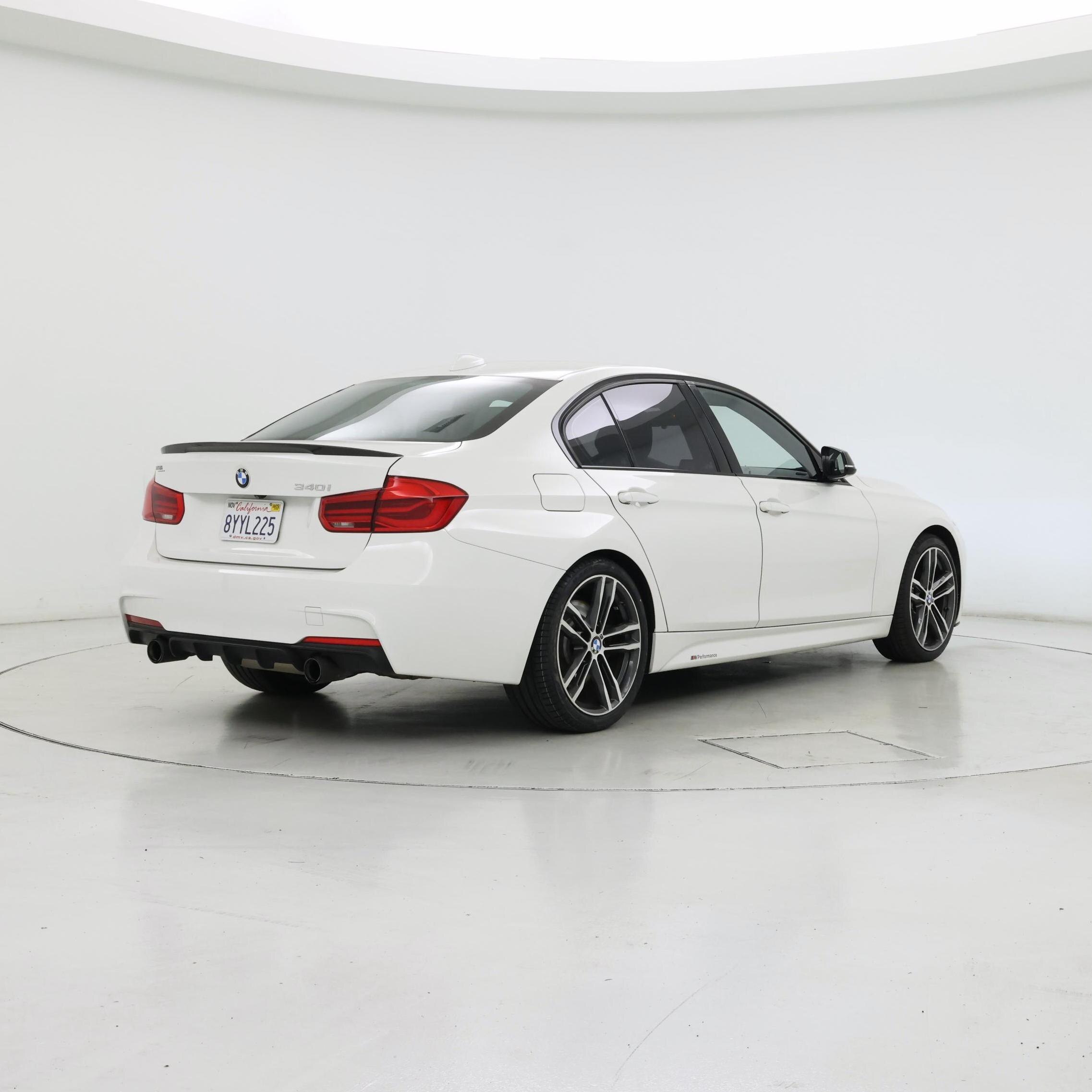 Thumbnail: 2018 BMW 3 Series - 8