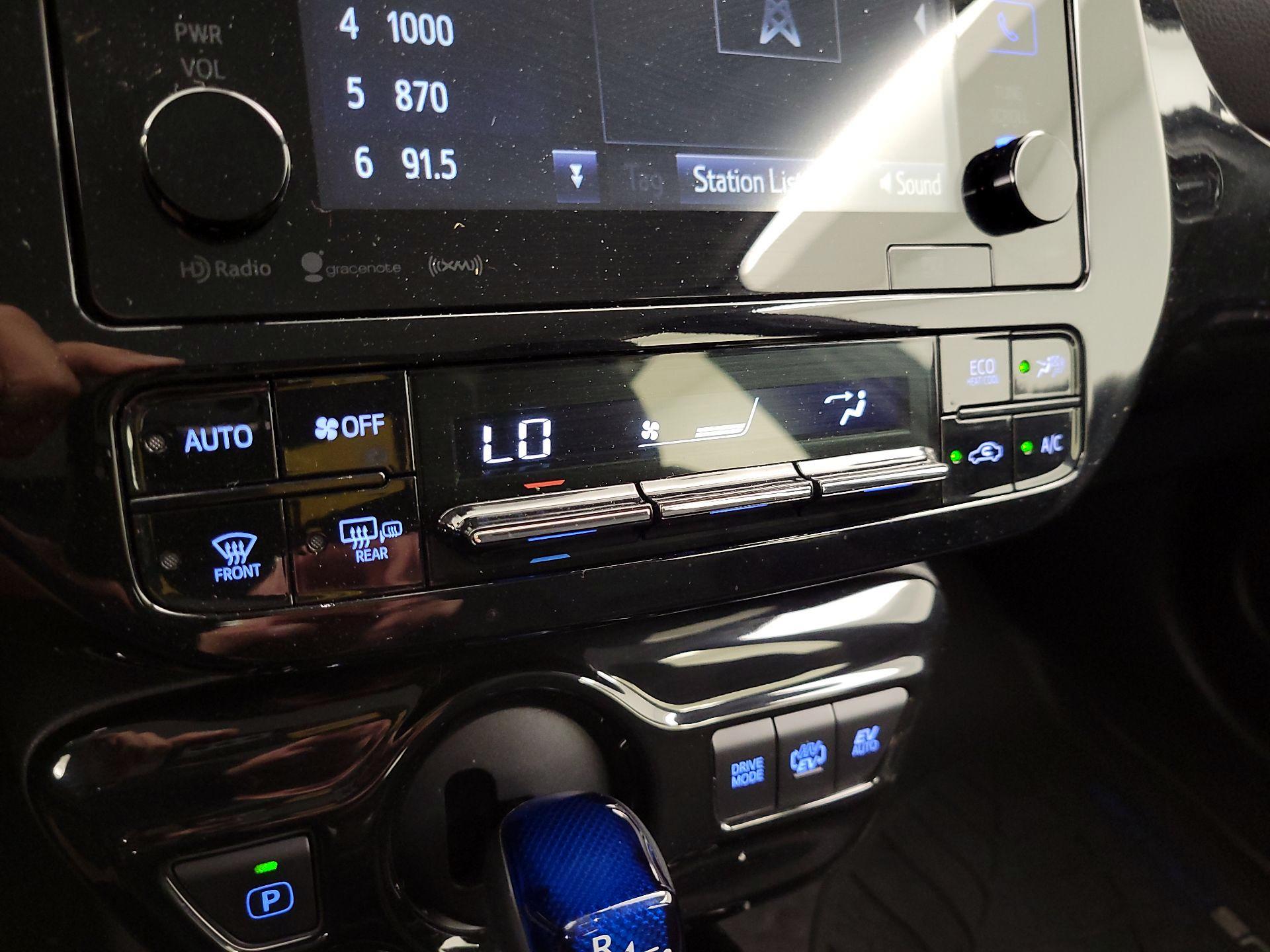 Thumbnail: 2018 Toyota Prius Prime - 17