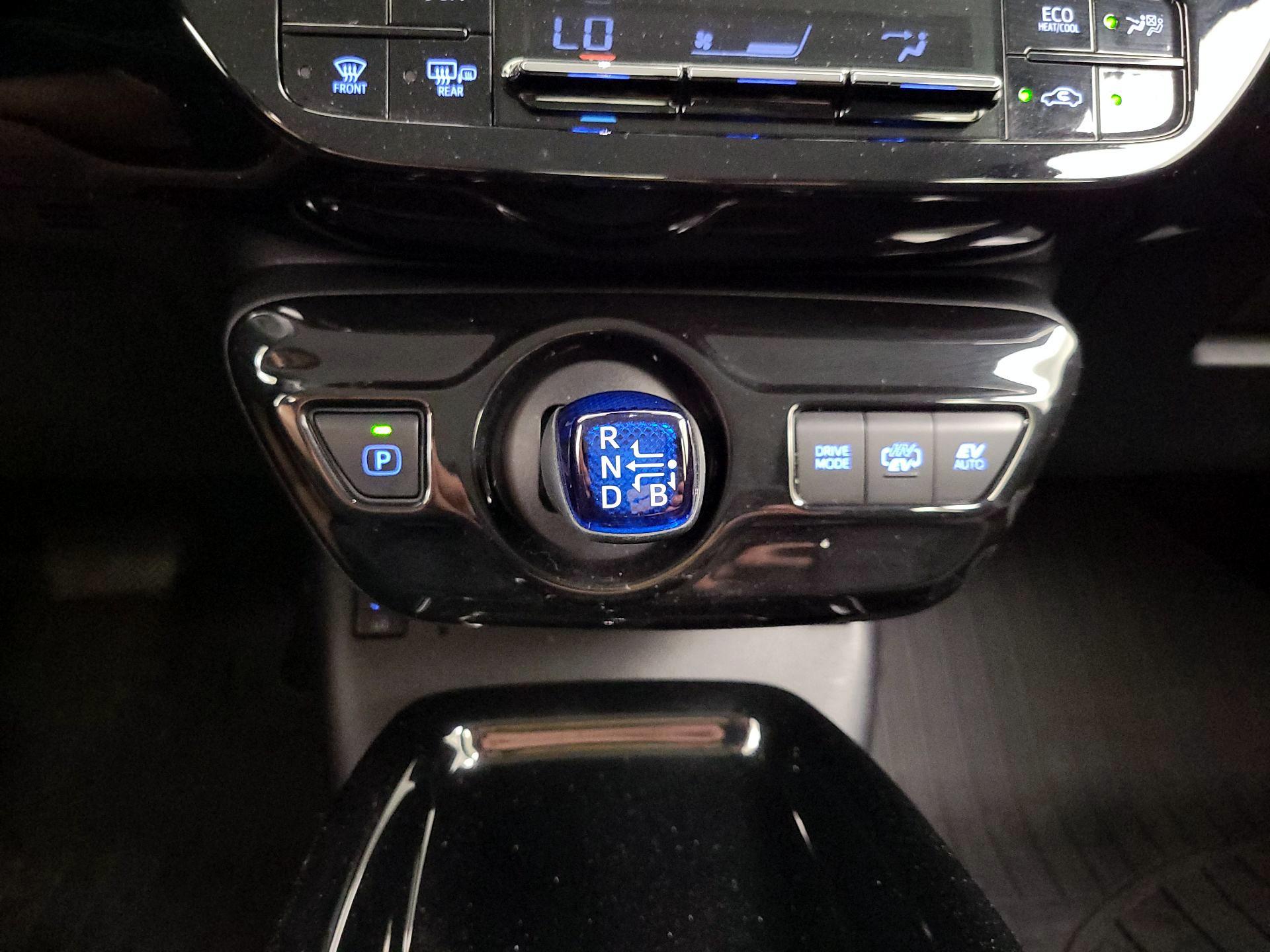 Thumbnail: 2018 Toyota Prius Prime - 18