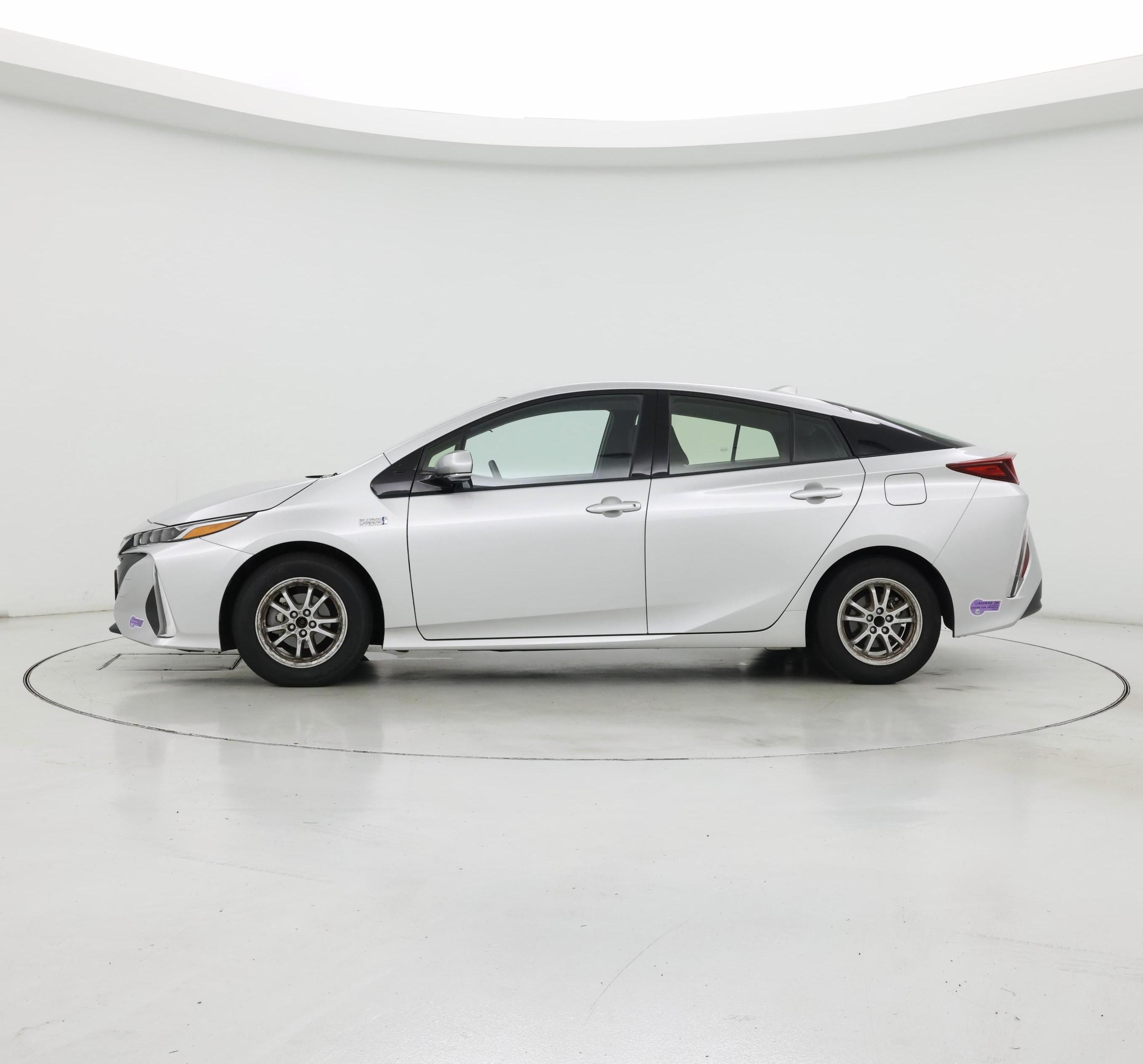 Thumbnail: 2018 Toyota Prius Prime - 3