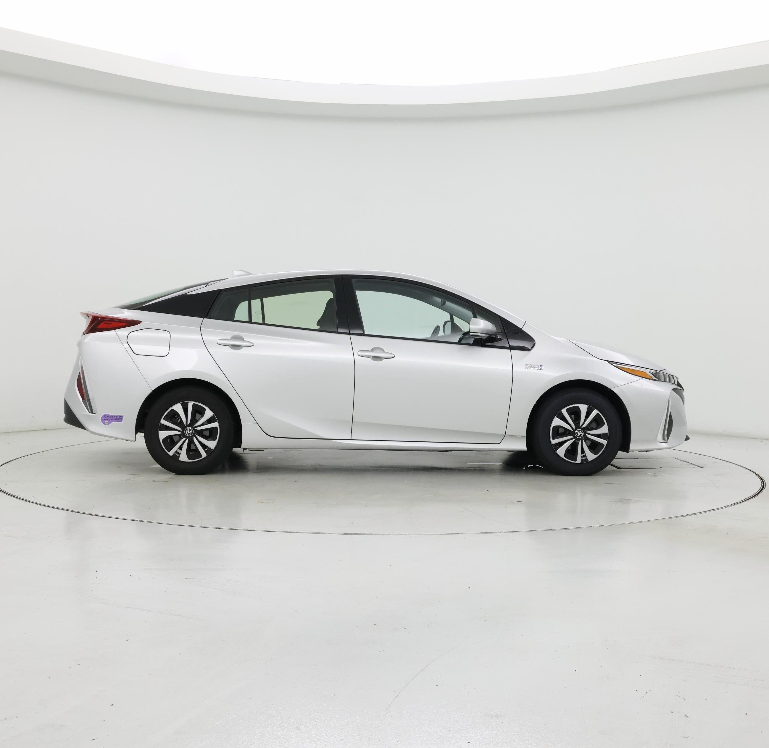 Thumbnail: 2018 Toyota Prius Prime - 7