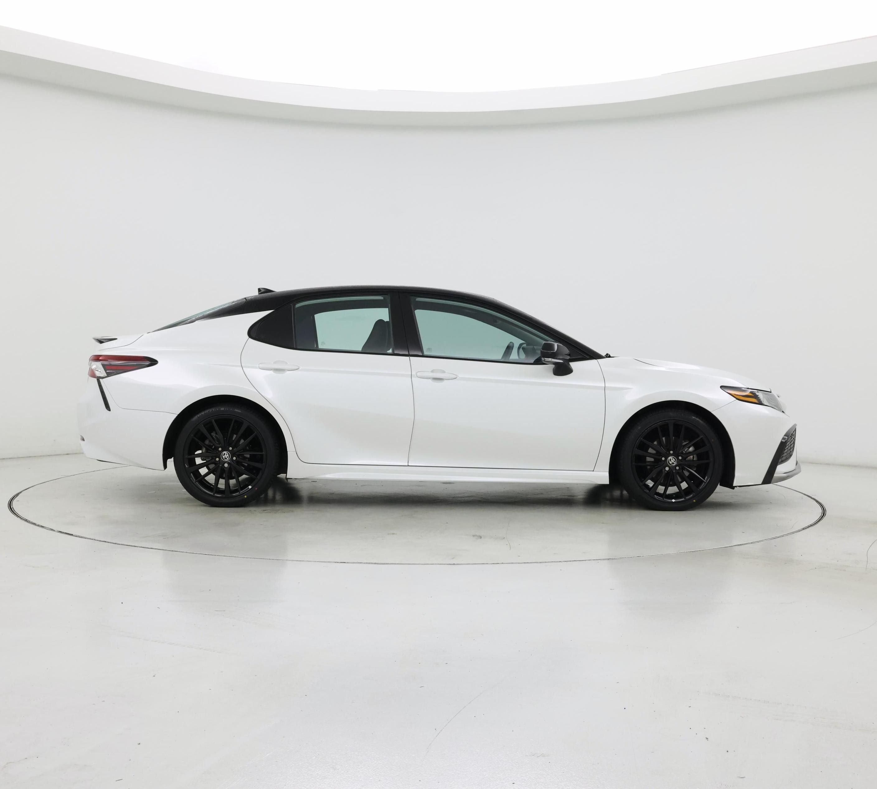 Thumbnail: 2022 Toyota Camry - 7