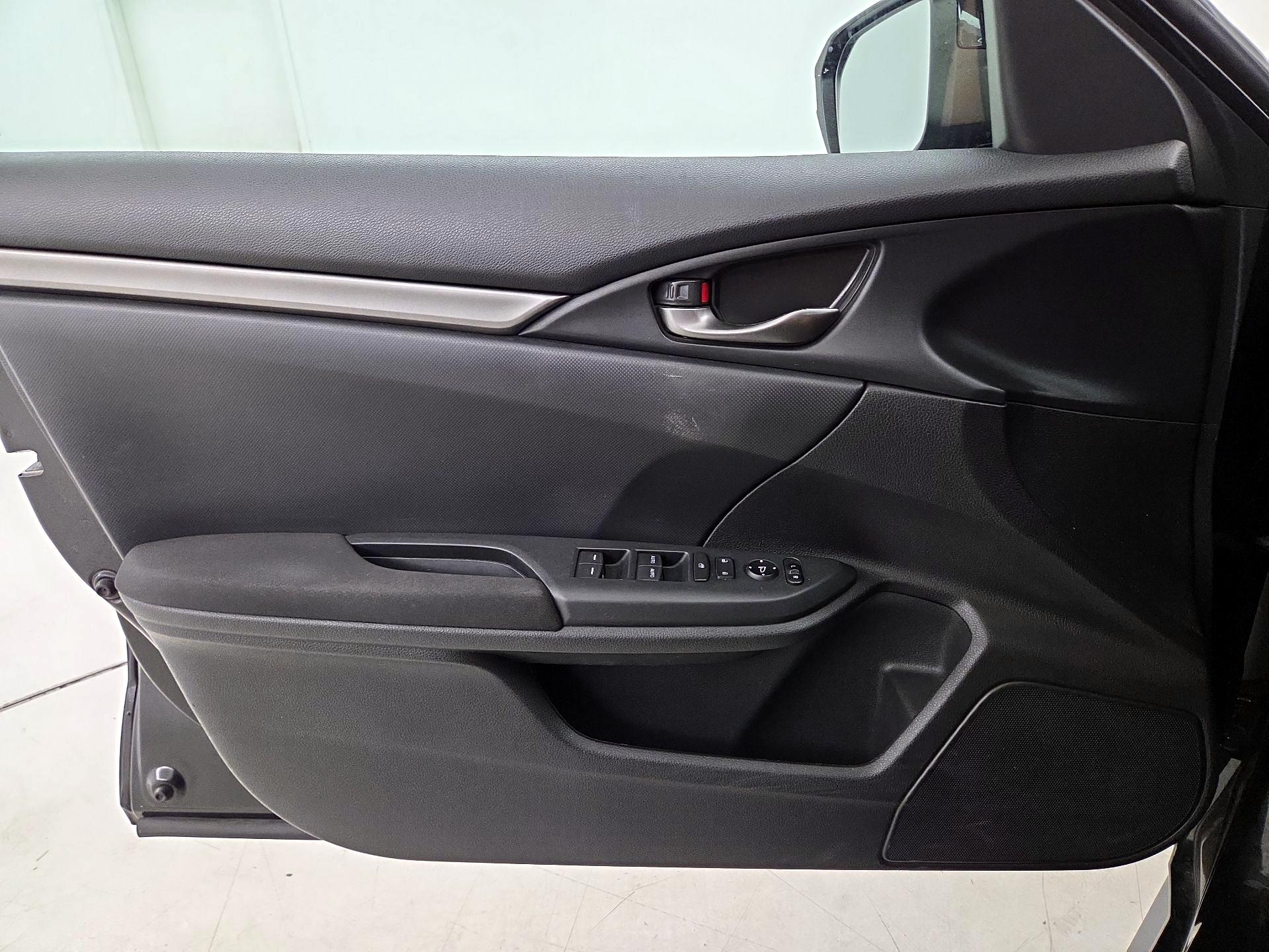 Thumbnail: 2018 Honda Civic - 12