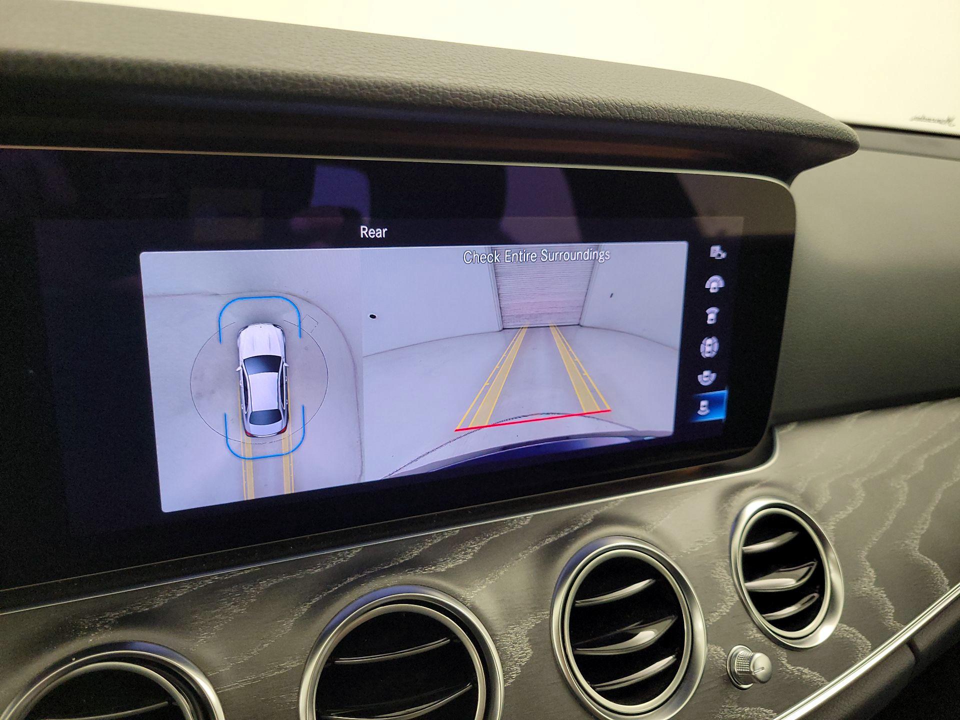 Thumbnail: 2021 Mercedes-Benz E-Class - 15