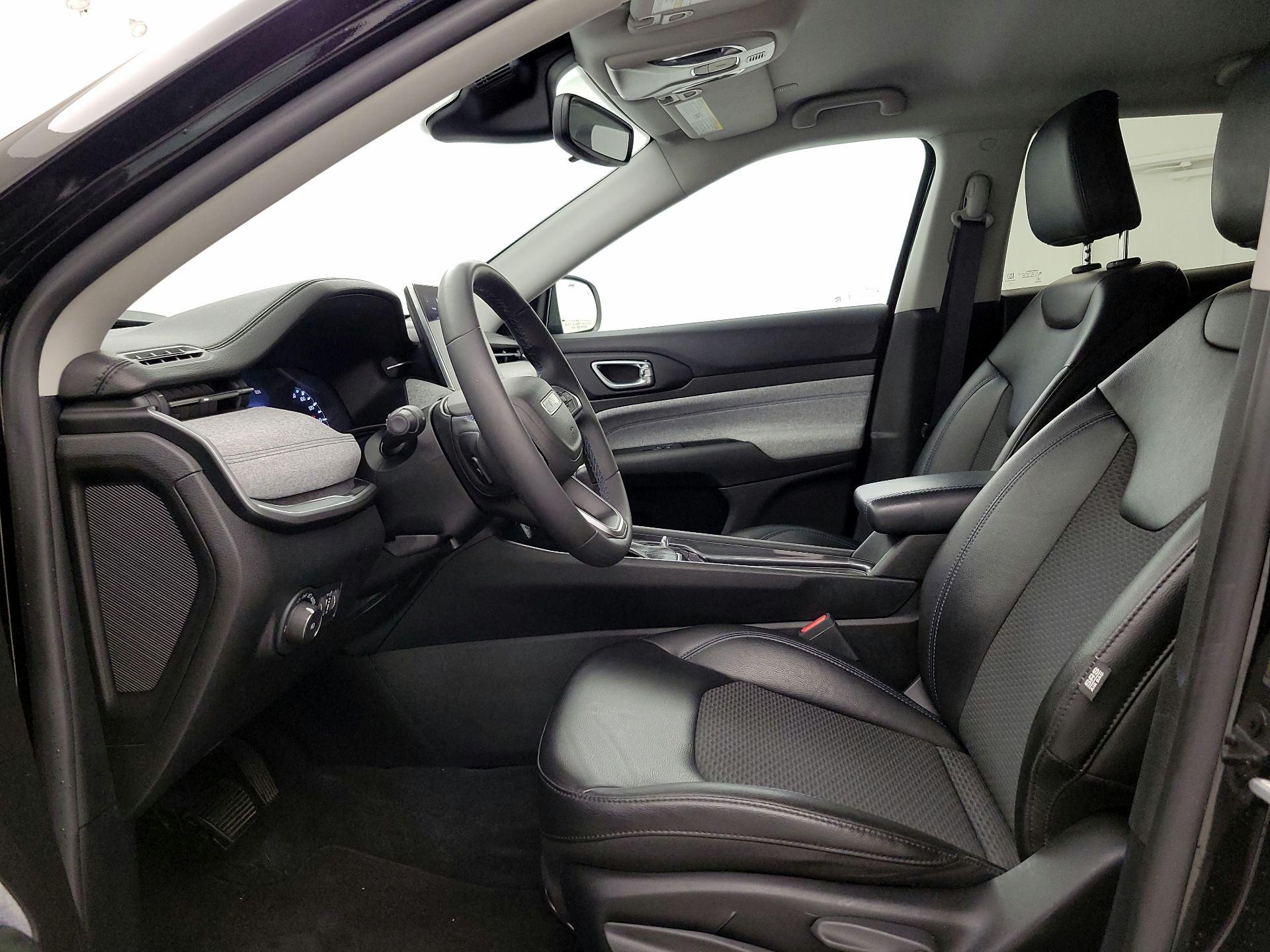 Thumbnail: 2022 Jeep Compass - 11