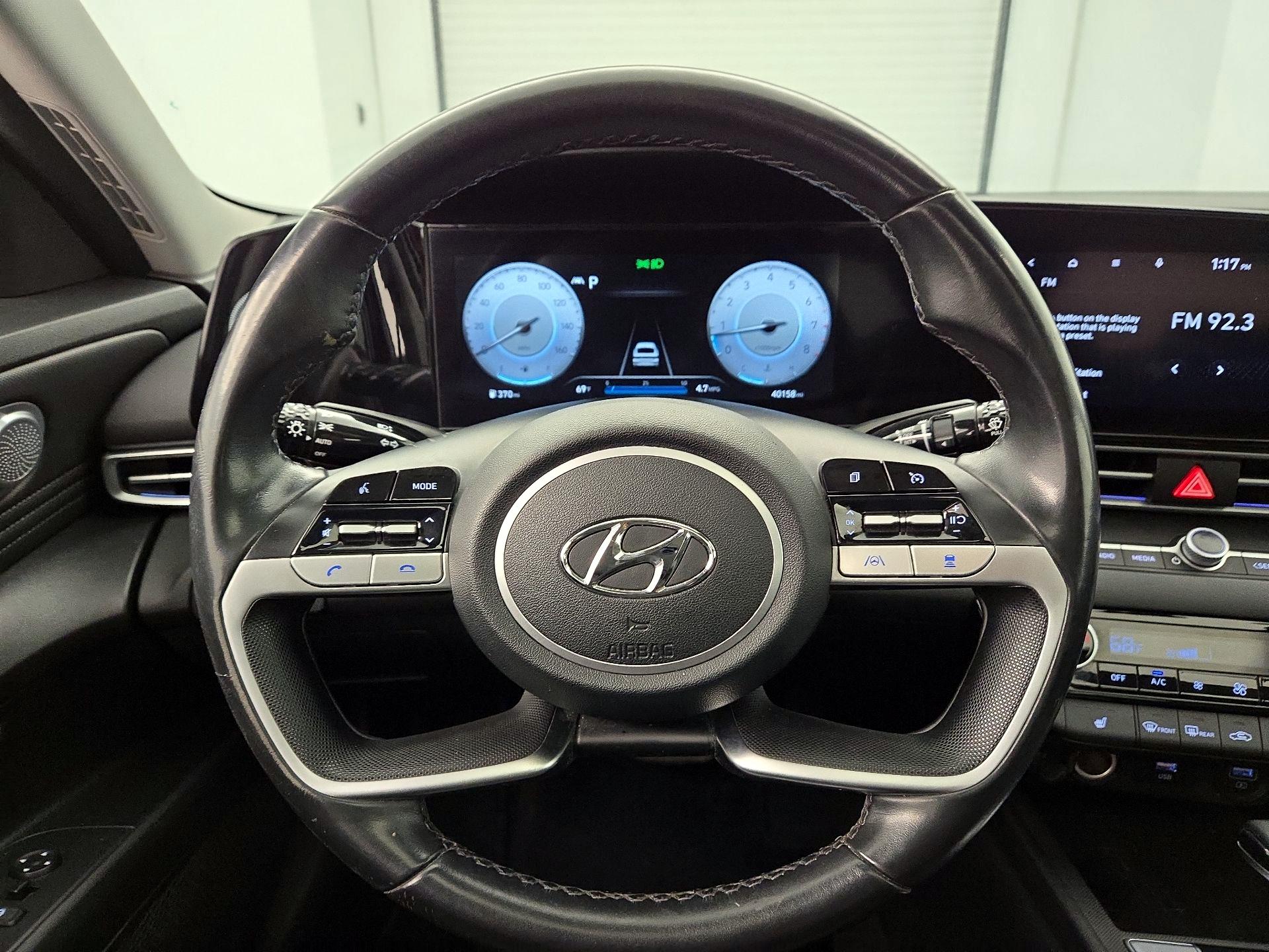 Thumbnail: 2022 Hyundai Elantra - 10