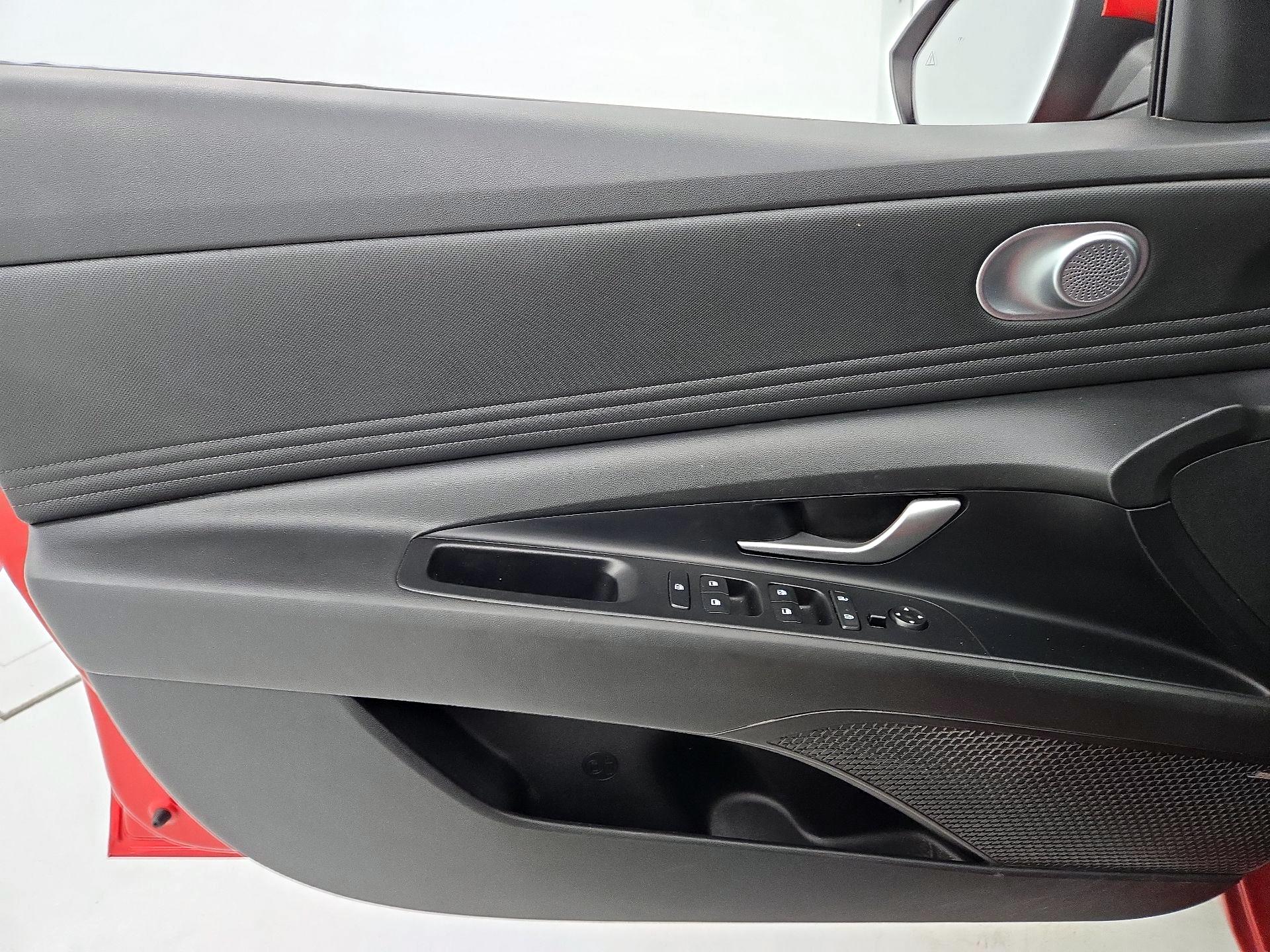 Thumbnail: 2022 Hyundai Elantra - 12