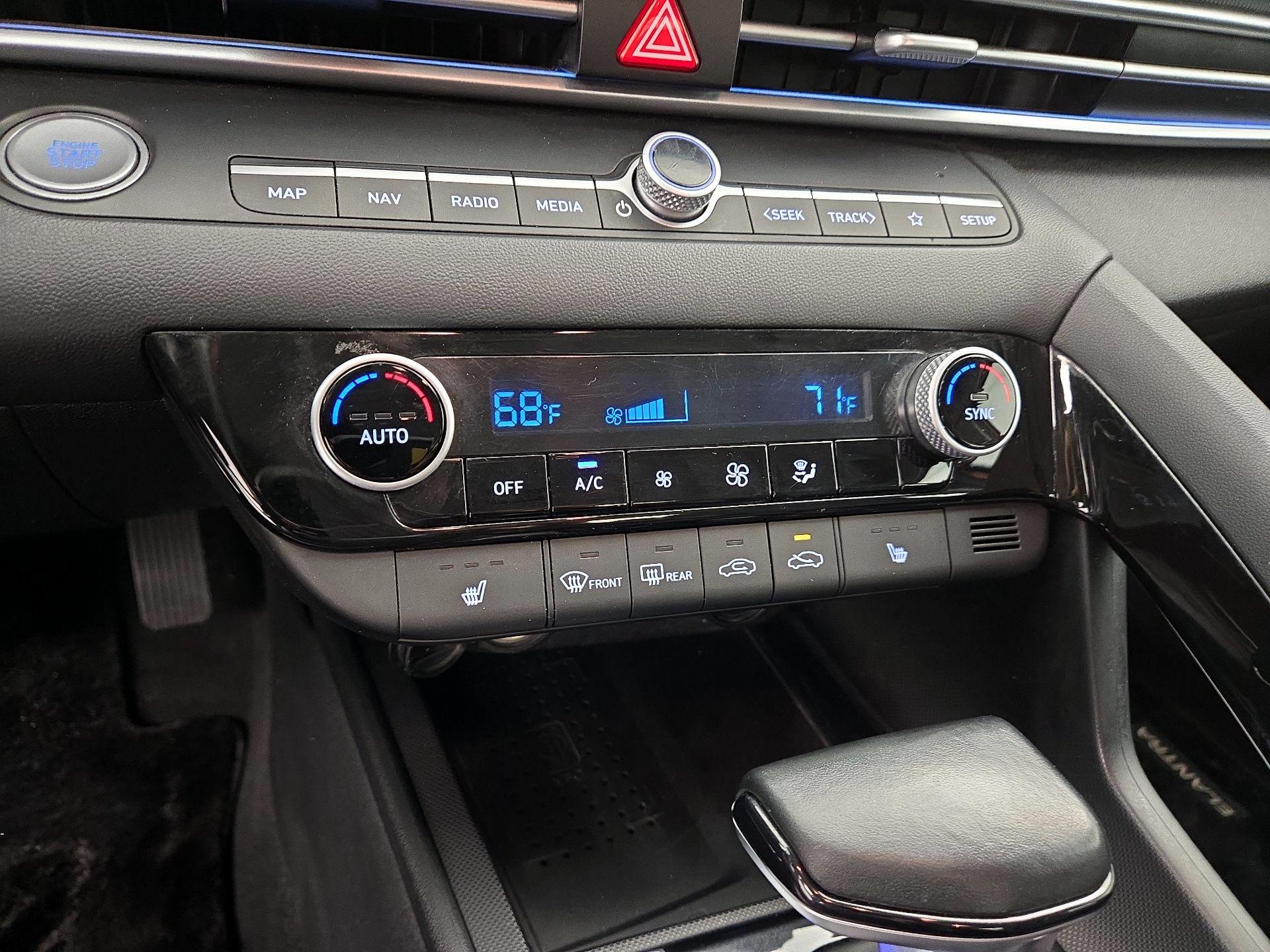 Thumbnail: 2022 Hyundai Elantra - 16