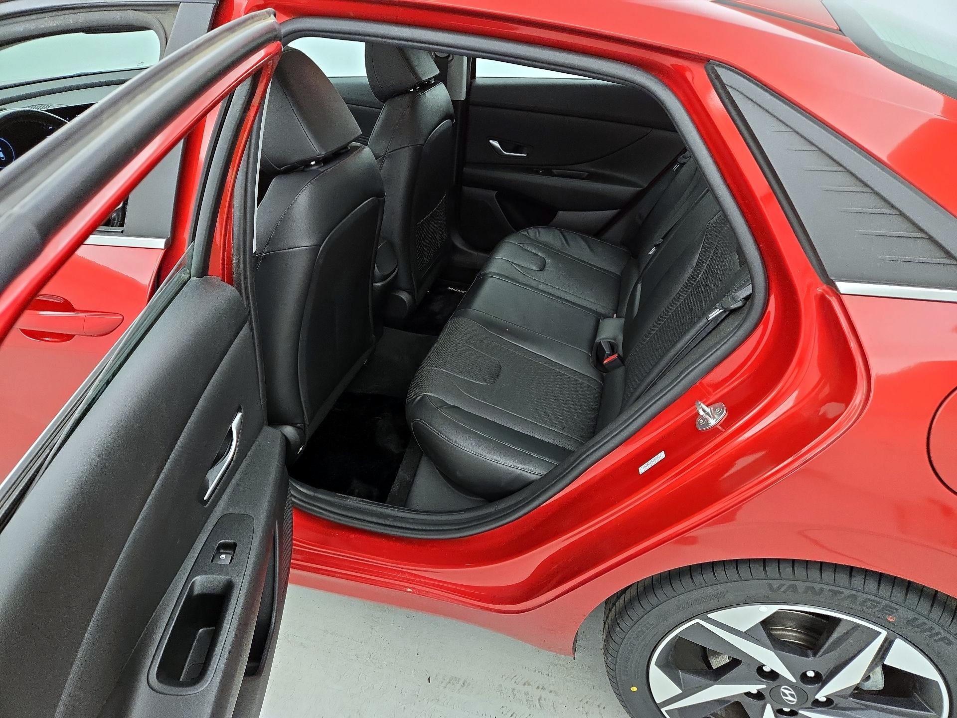 Thumbnail: 2022 Hyundai Elantra - 20