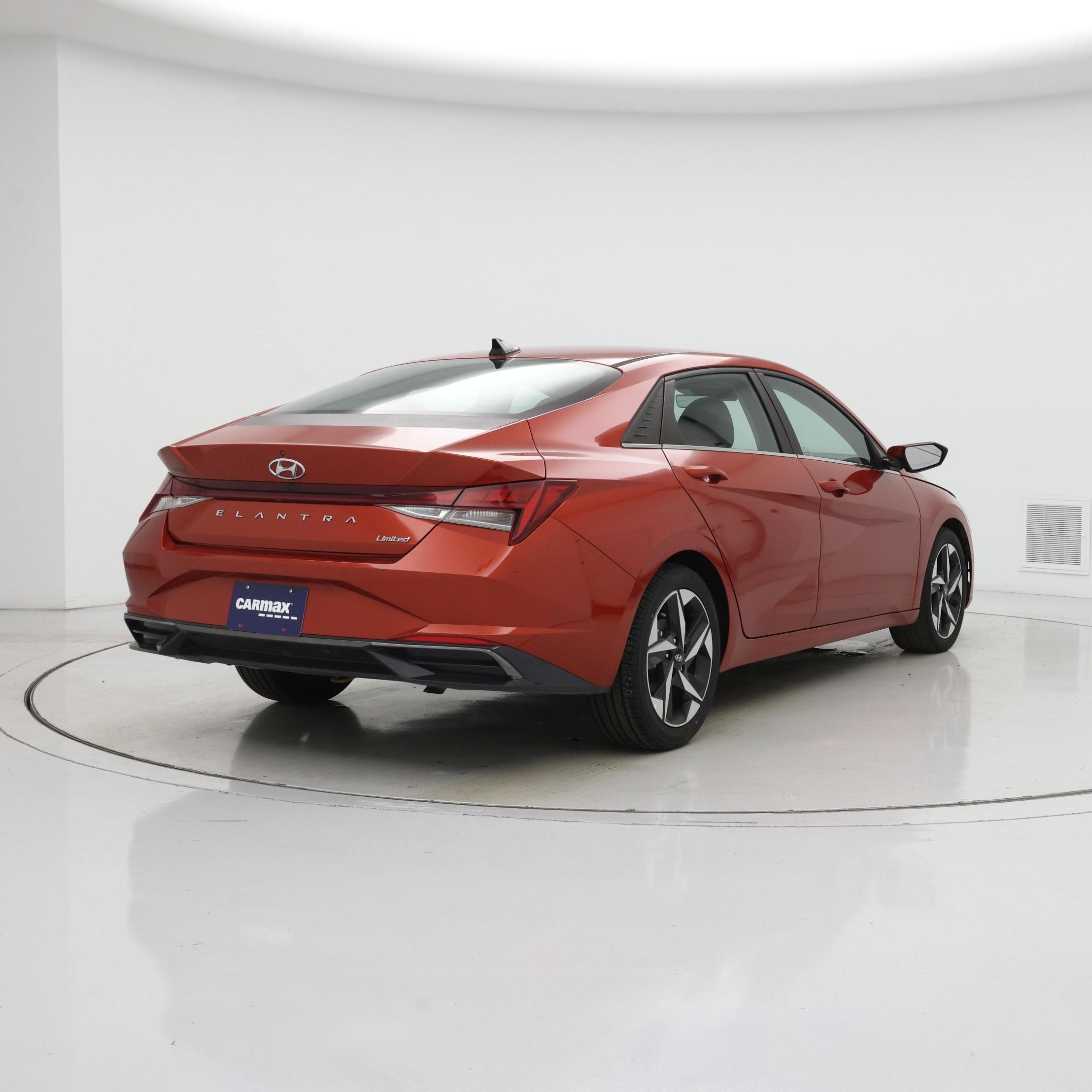 Thumbnail: 2022 Hyundai Elantra - 8