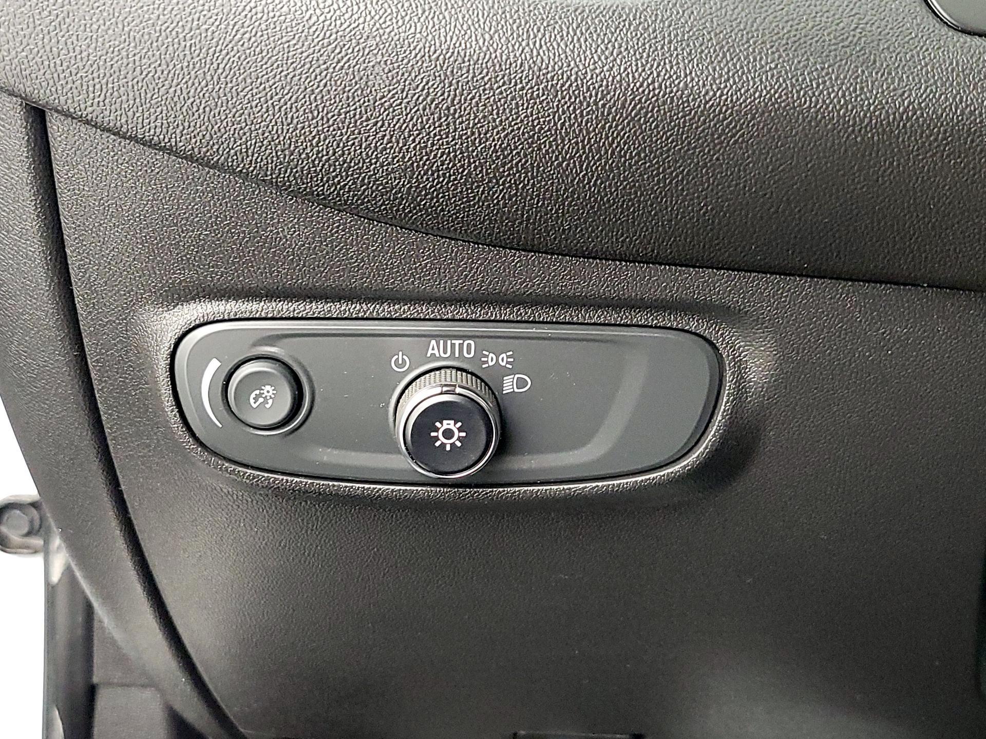 Thumbnail: 2022 Chevrolet Equinox - 13