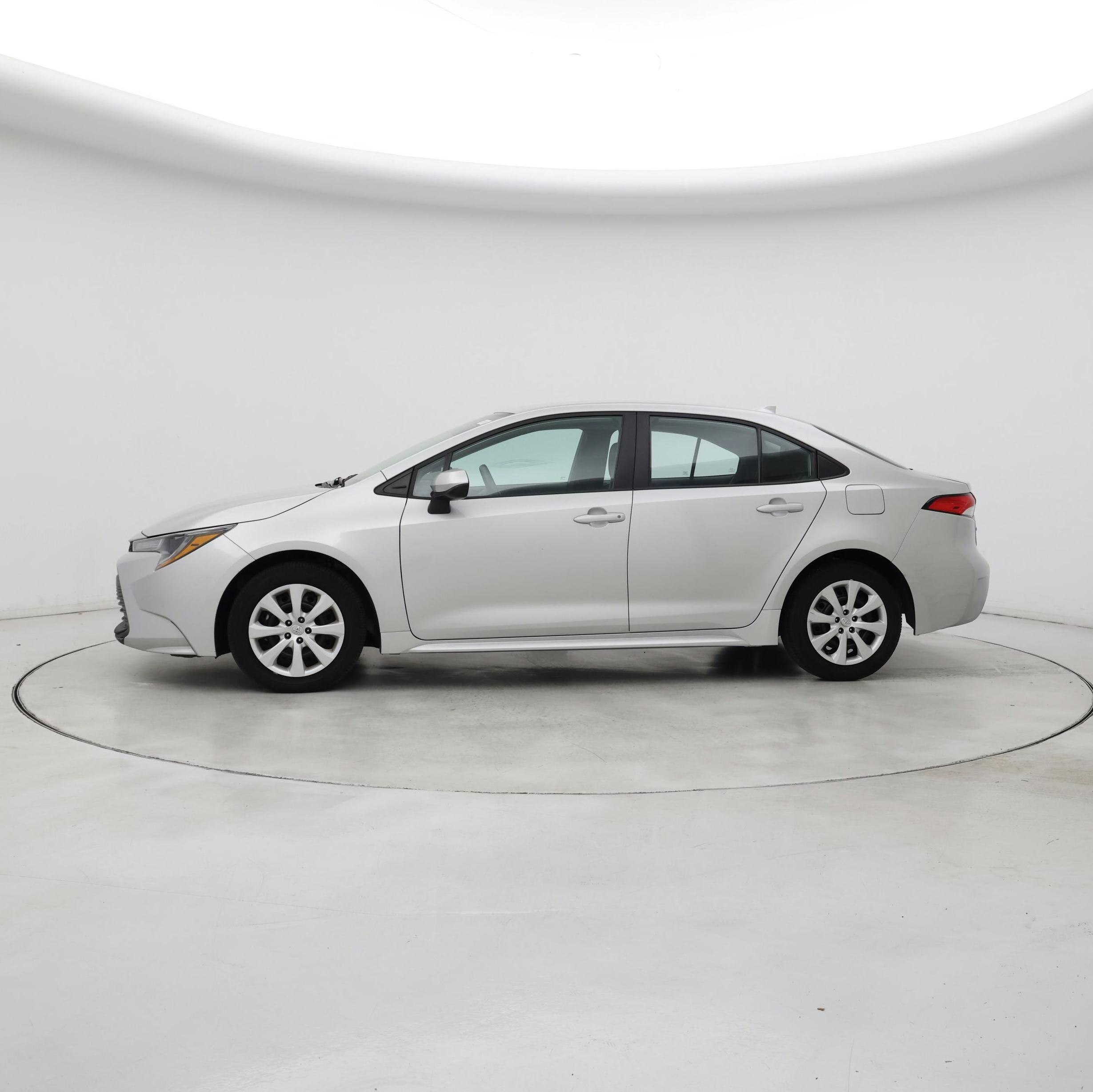 Thumbnail: 2024 Toyota Corolla - 3
