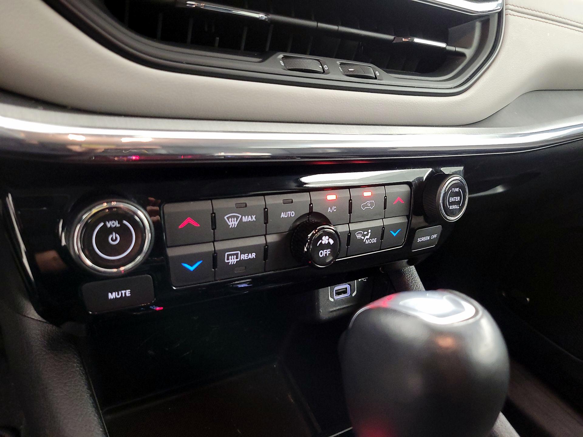 Thumbnail: 2022 Jeep Compass - 16