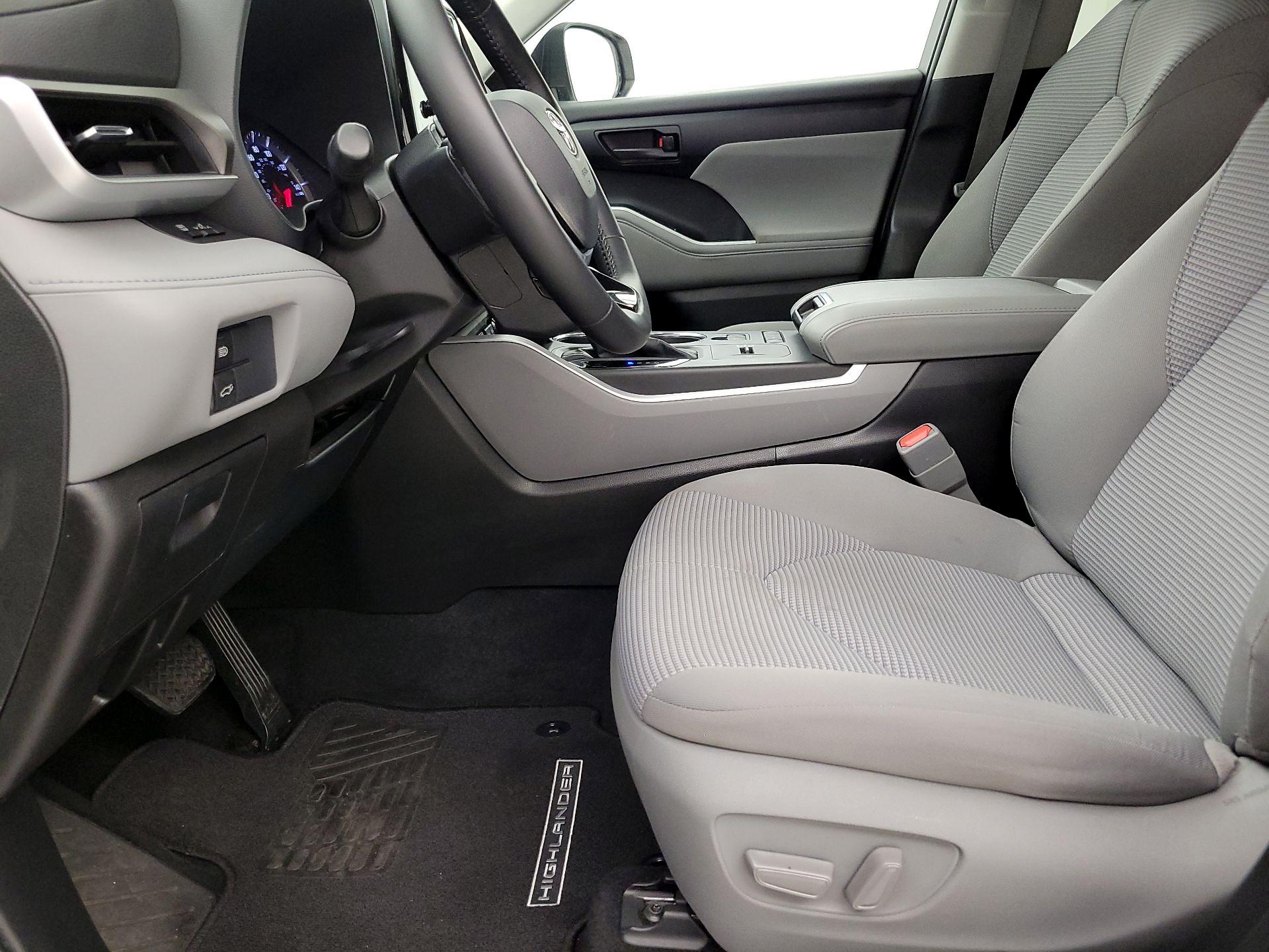 Thumbnail: 2021 Toyota Highlander - 11