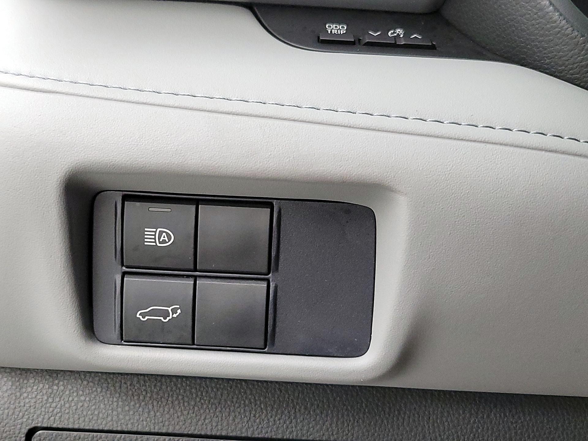 Thumbnail: 2021 Toyota Highlander - 13