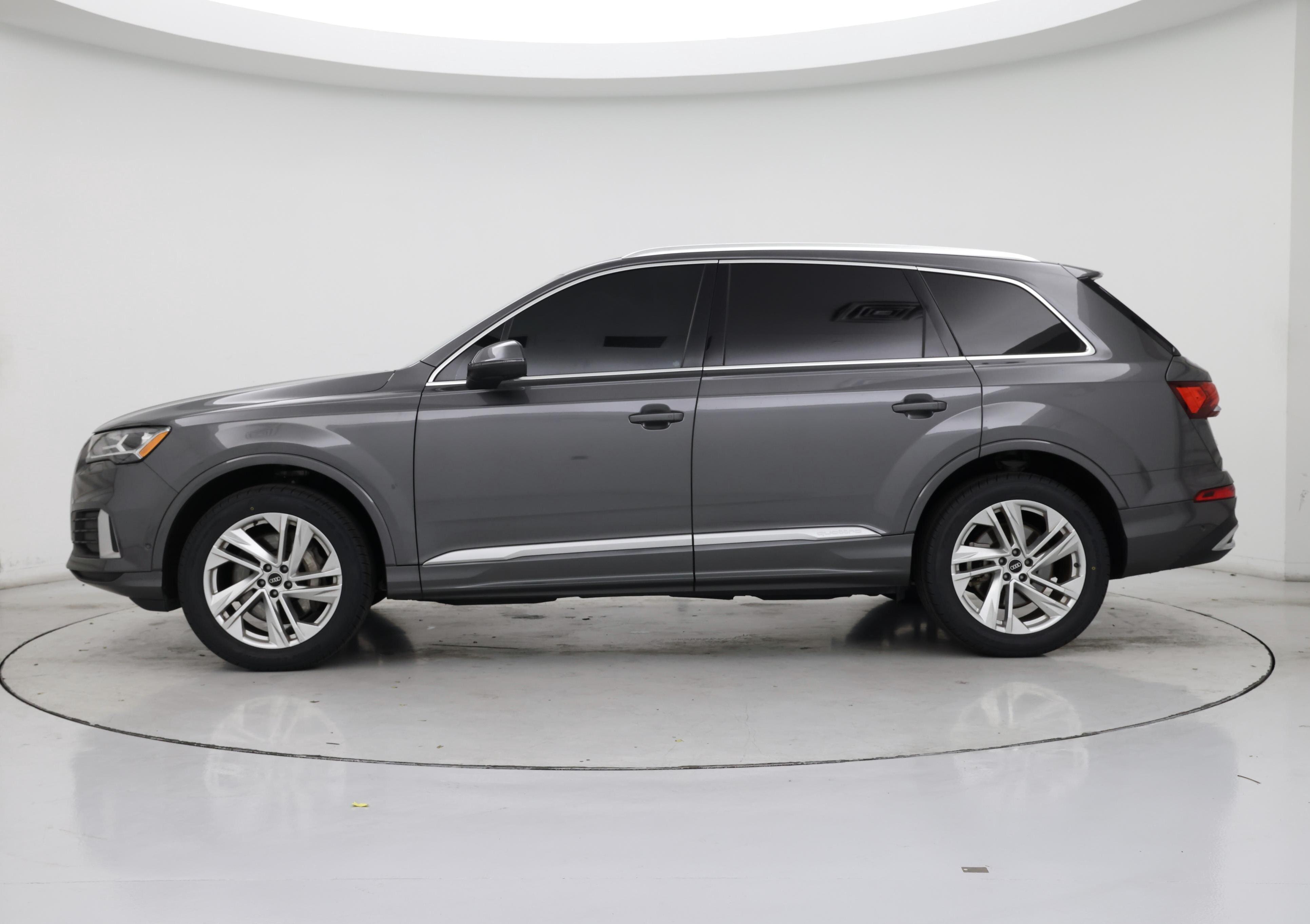 Thumbnail: 2021 Audi Q7 - 3
