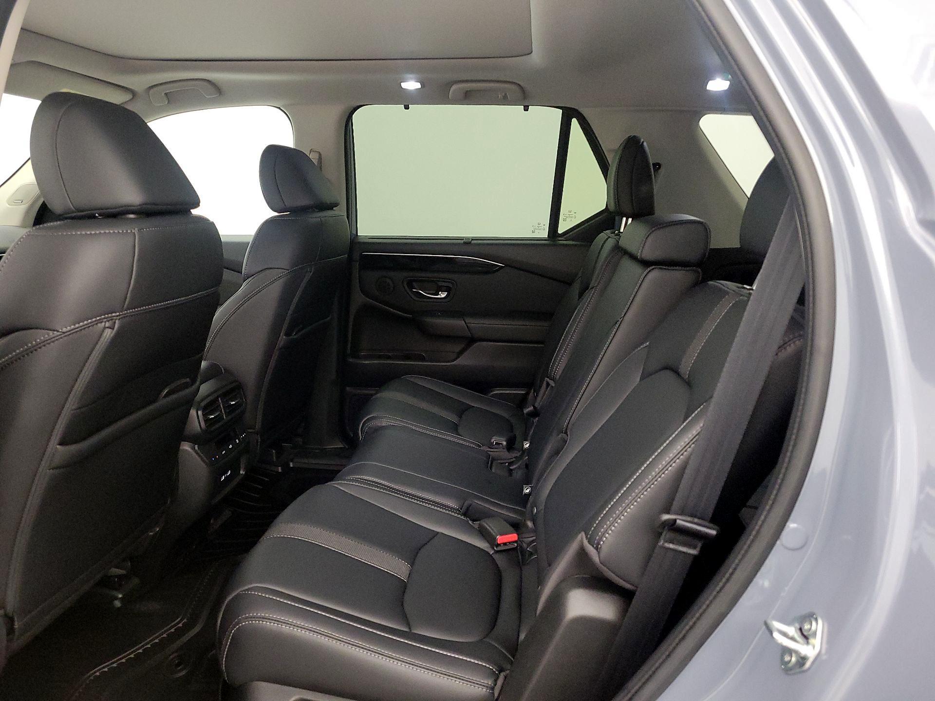 Thumbnail: 2023 Honda Pilot - 20
