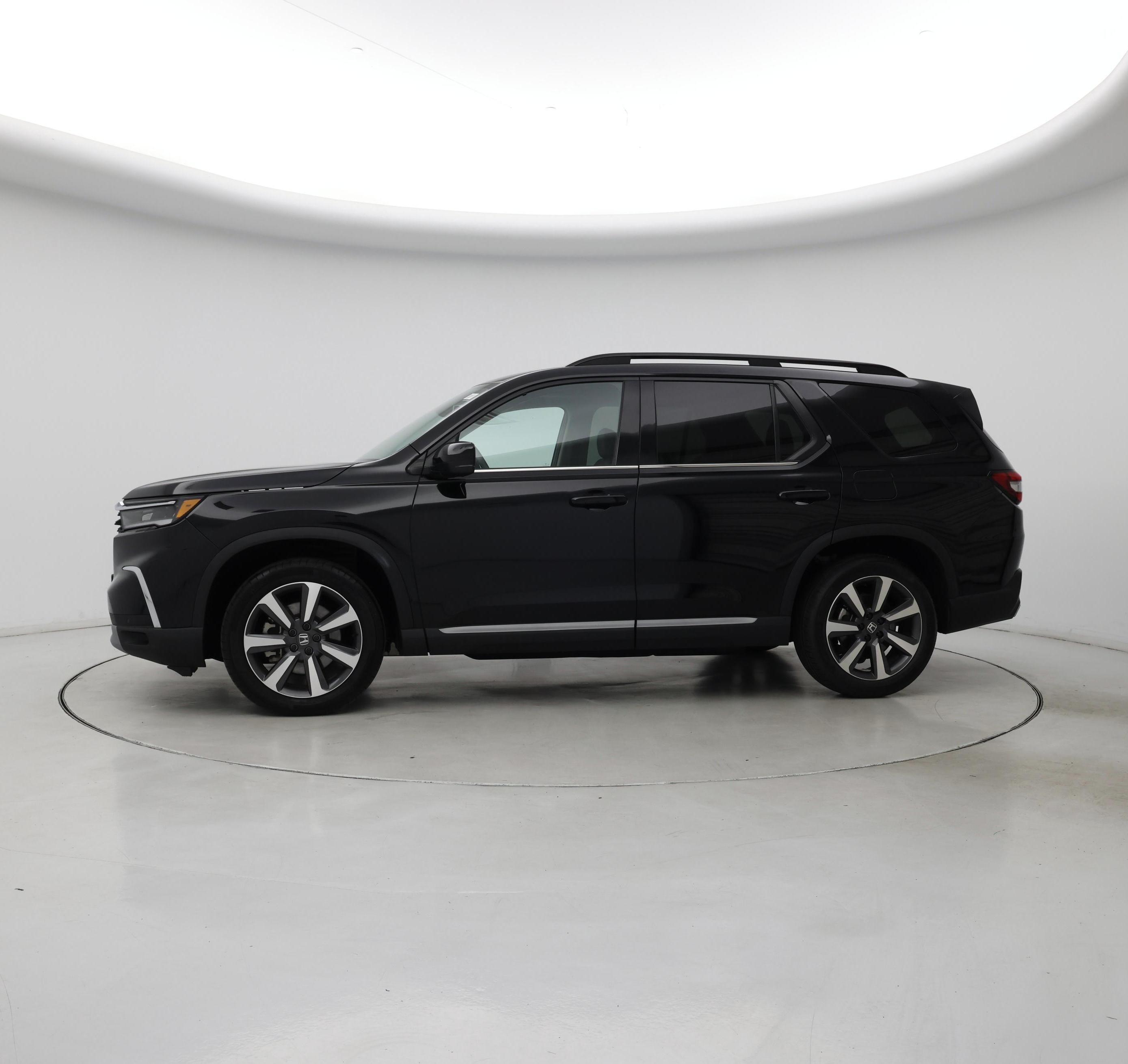Thumbnail: 2023 Honda Pilot - 3