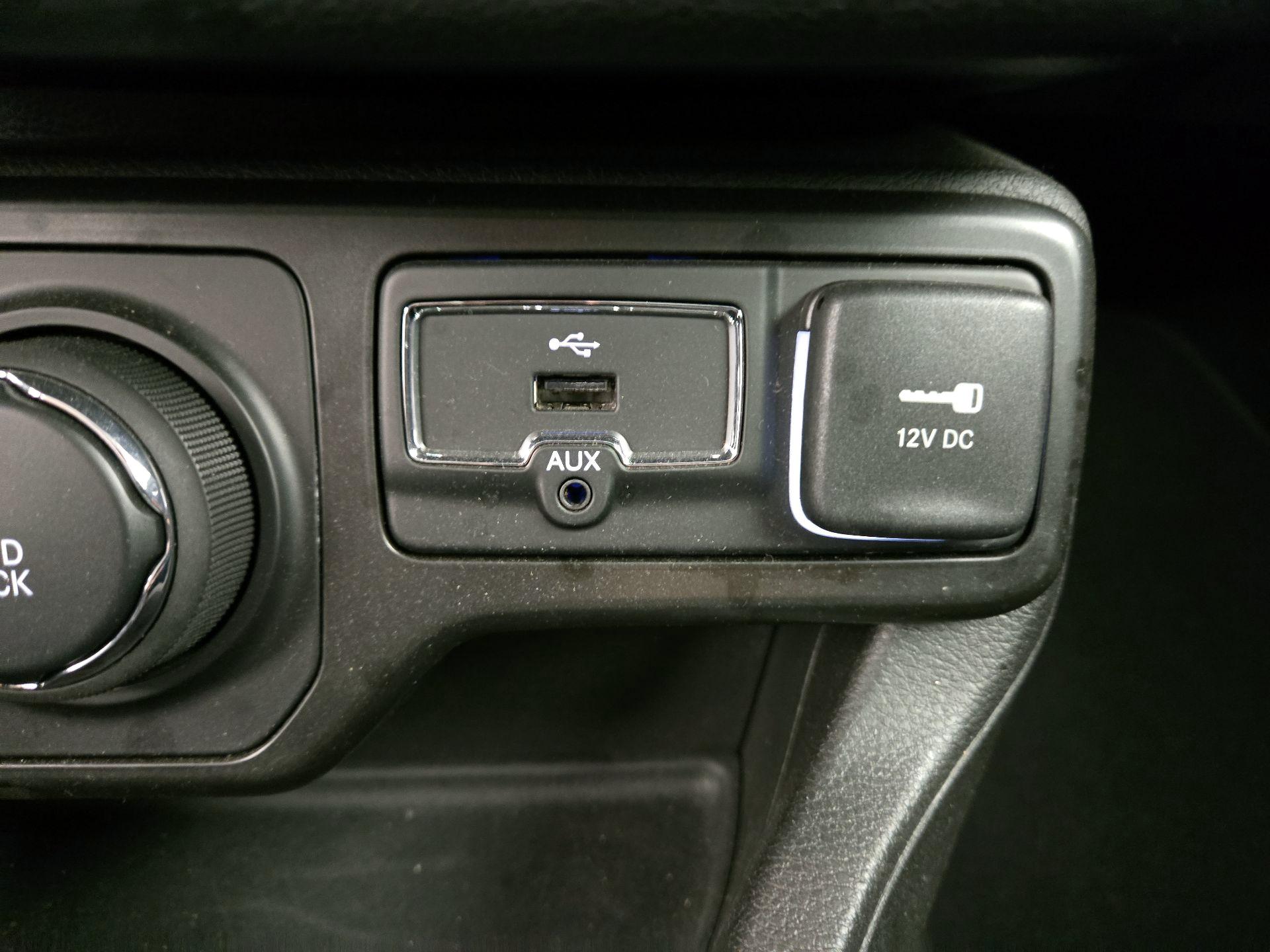 Thumbnail: 2021 Jeep Renegade - 18