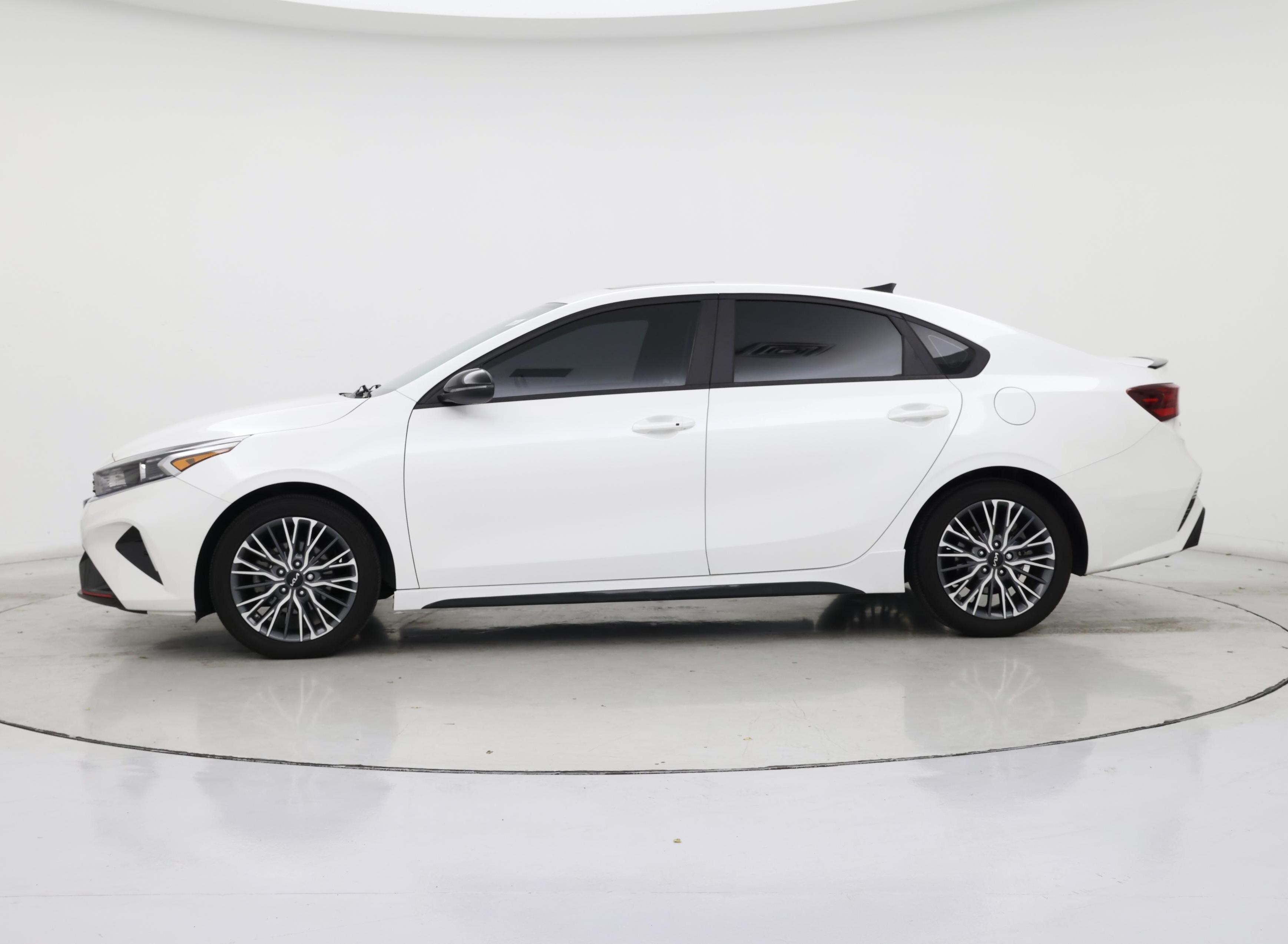Thumbnail: 2023 Kia Forte - 3