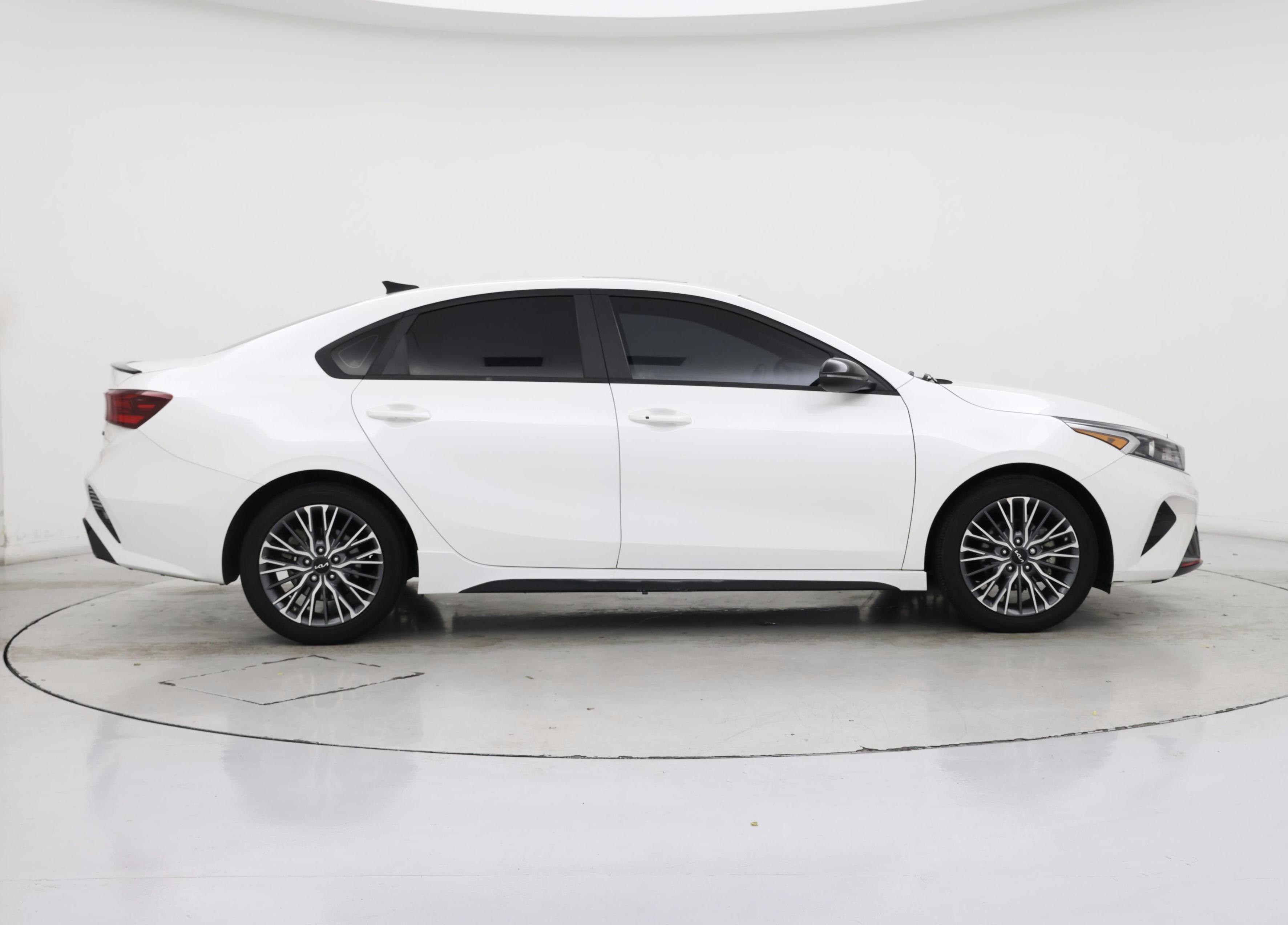 Thumbnail: 2023 Kia Forte - 7