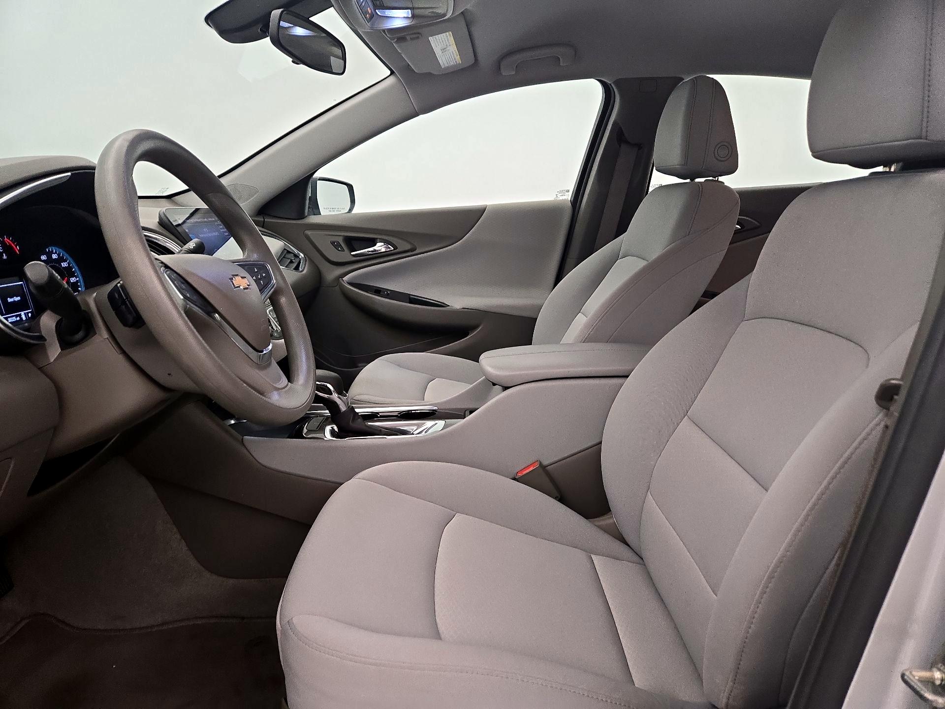 Thumbnail: 2021 Chevrolet Malibu - 11
