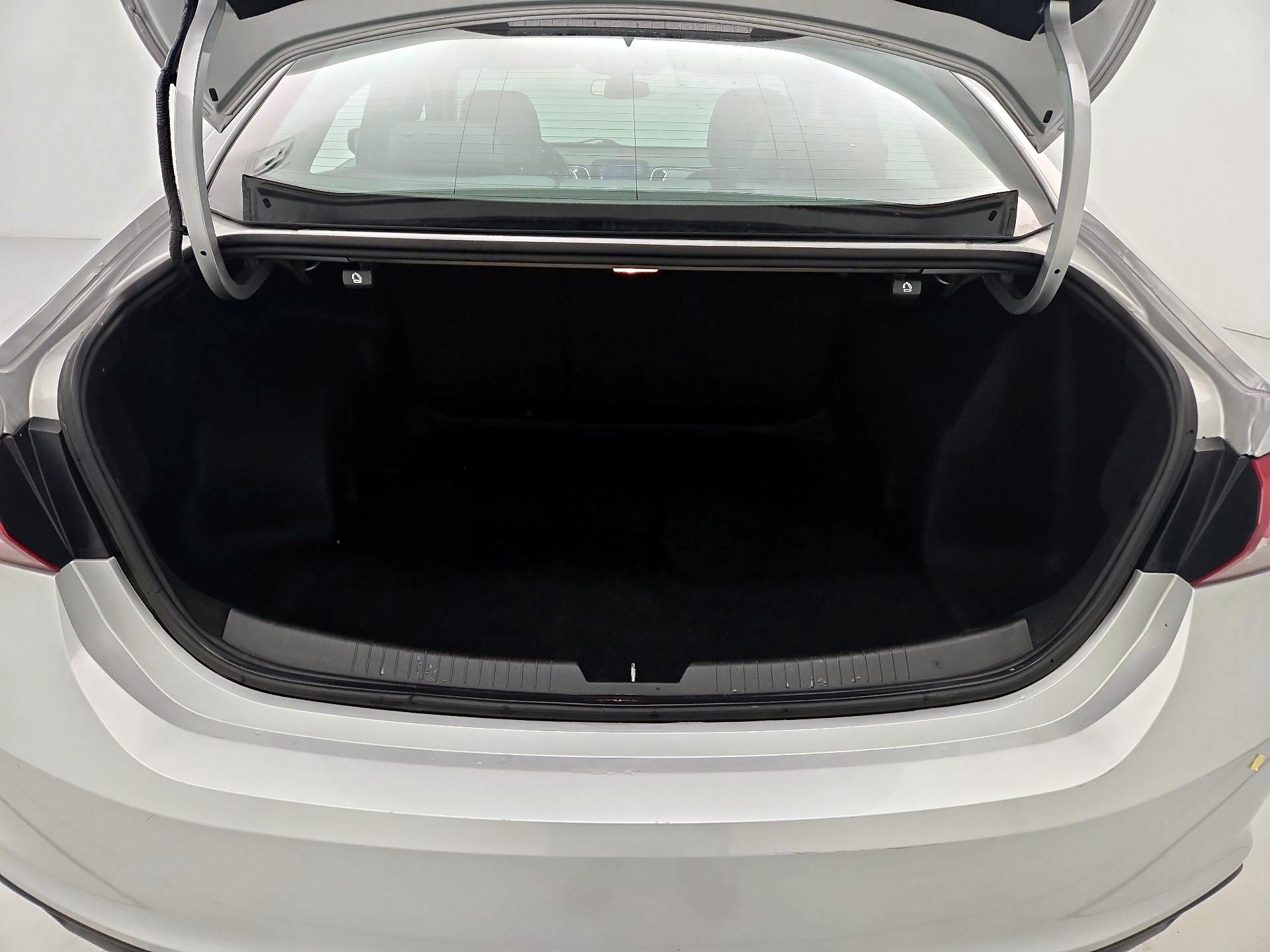 Thumbnail: 2021 Chevrolet Malibu - 20